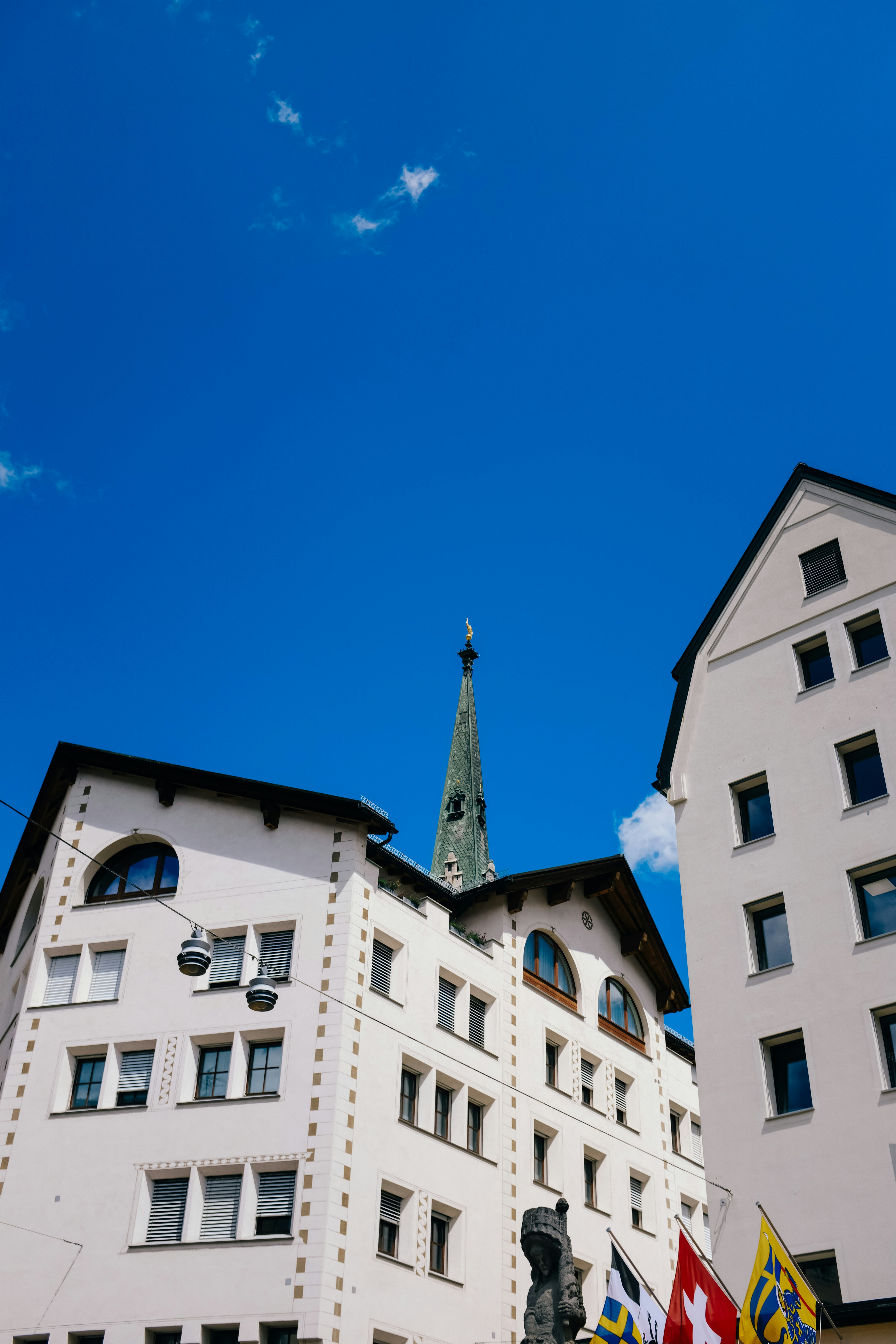 Photo by adrienolichon