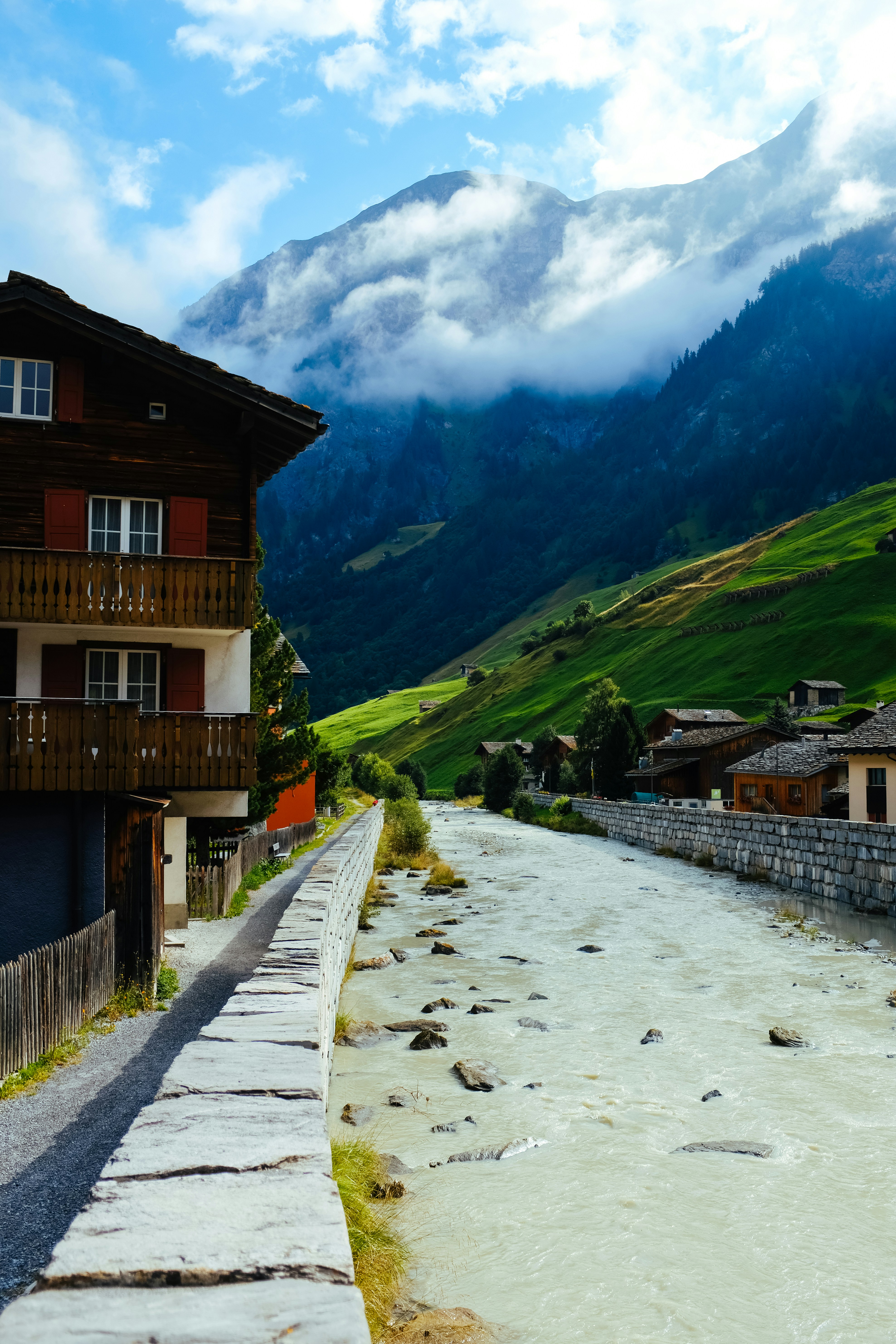 Photo by adrienolichon