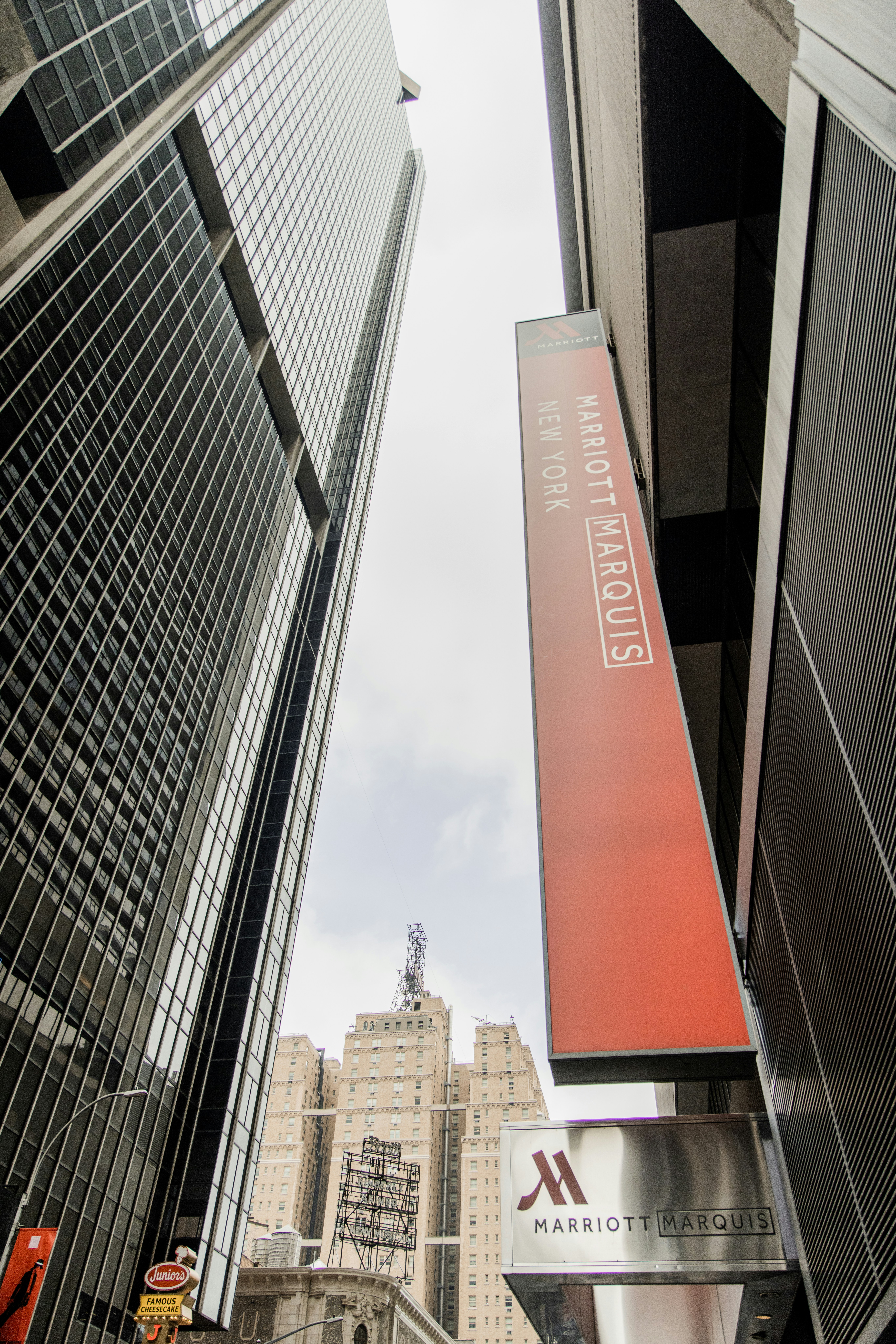 Stifel Maintains Buy on Enterprise Prods Partners, Raises Price Target to $38