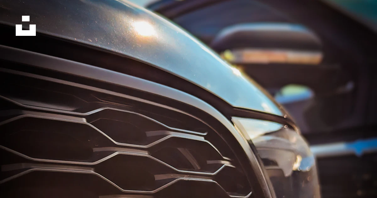 A close up of a dodge logo on a car photo – Free Car Image on Unsplash