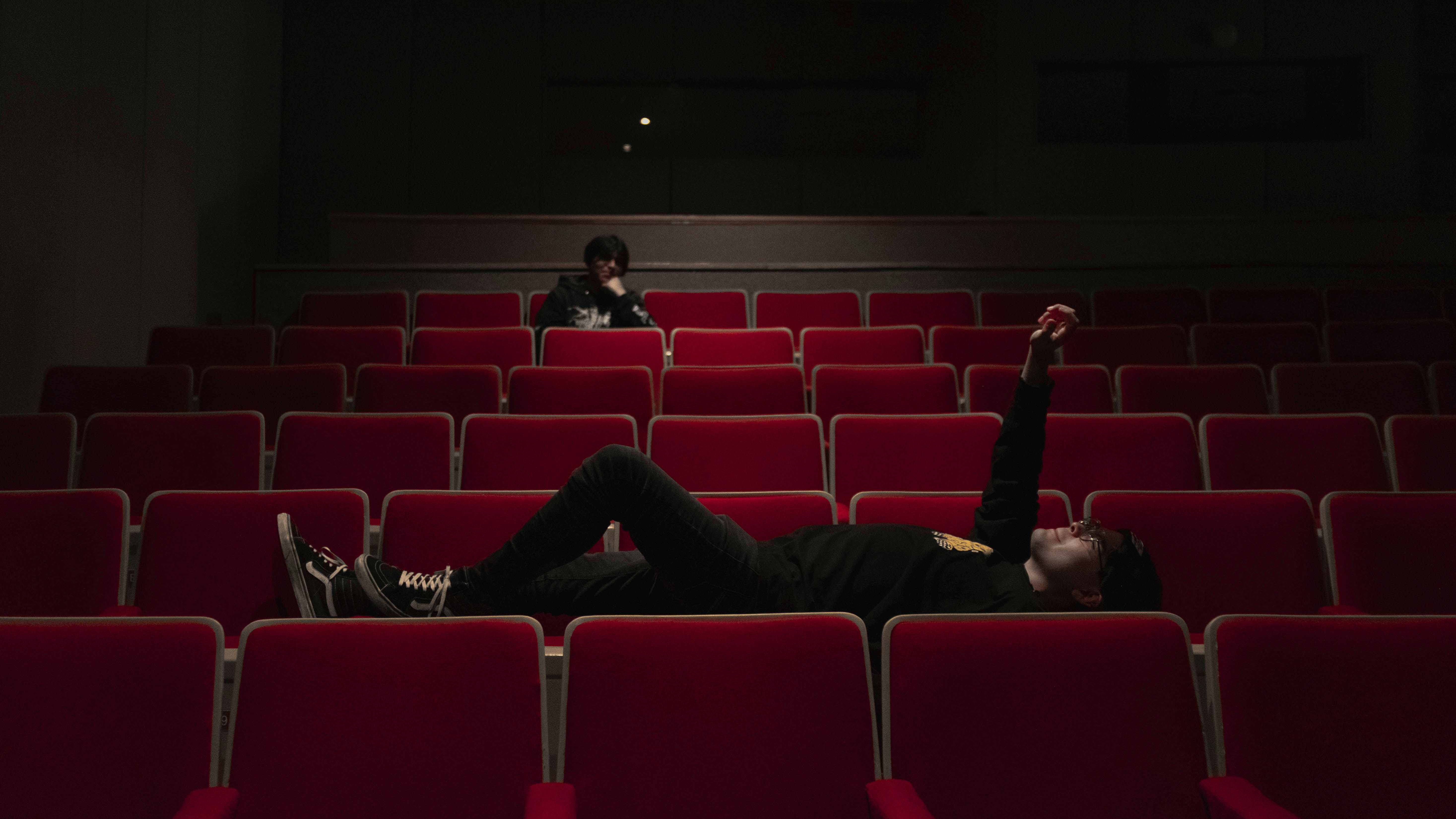 G’wed: A Comedy That Balances Humor with Serious Themes