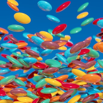 Colorful Sweet Bonanza game screen showing cascading candy symbols and multipliers.