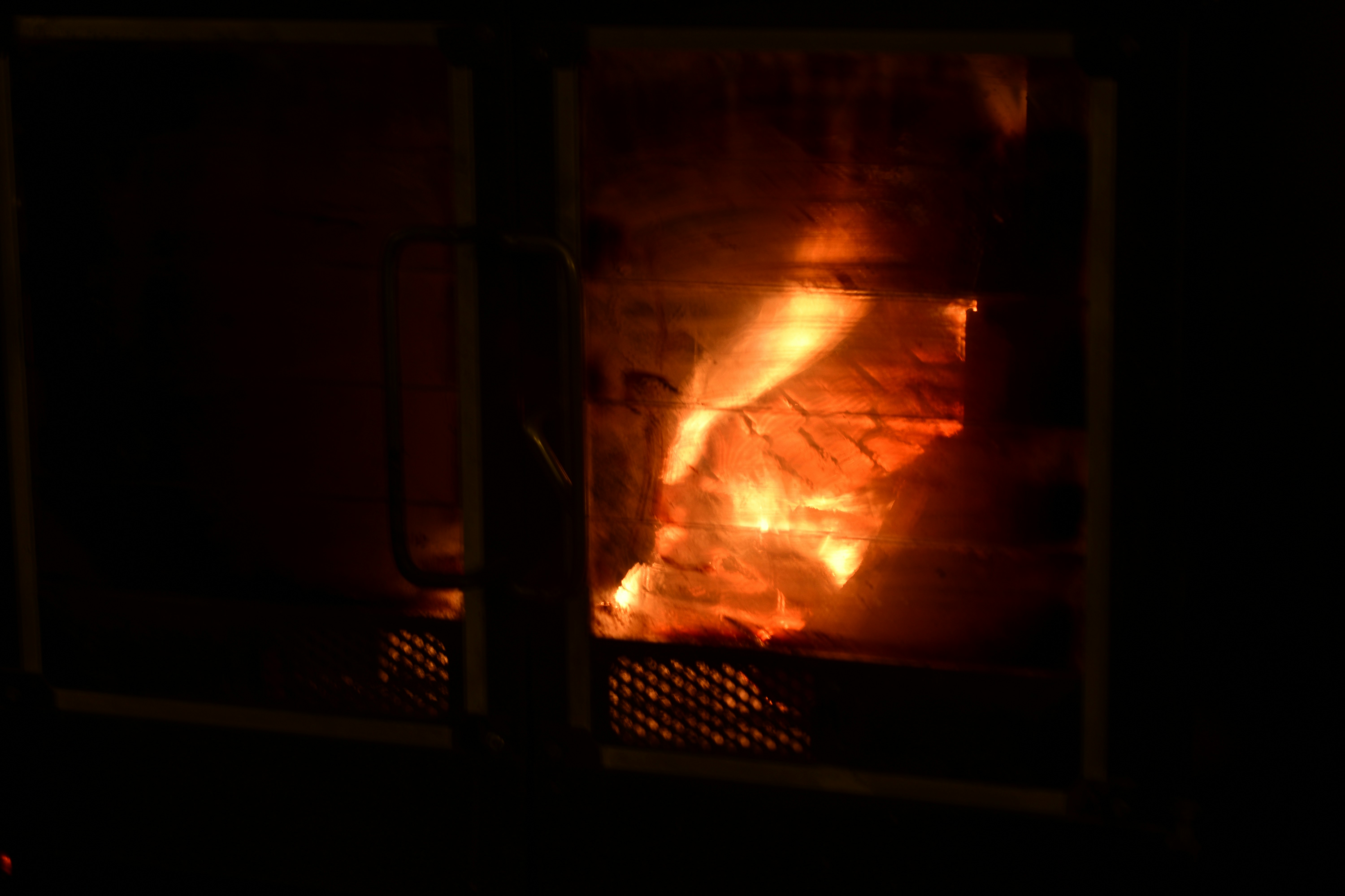 photo-1694747626006-66b2c2f84c0a?ixid=M3wxMjA3fDB8MXxzZWFyY2h8MjB8fHZlcnJlJTIwciVDMyVBOXNpc3RhbnQlMjBhdSUyMGZldSUyMGF1c3RyYWxpZXxlbnwwfHx8fDE3NDg3NzEzMDh8MA\u0026ixlib=rb-4.1.0