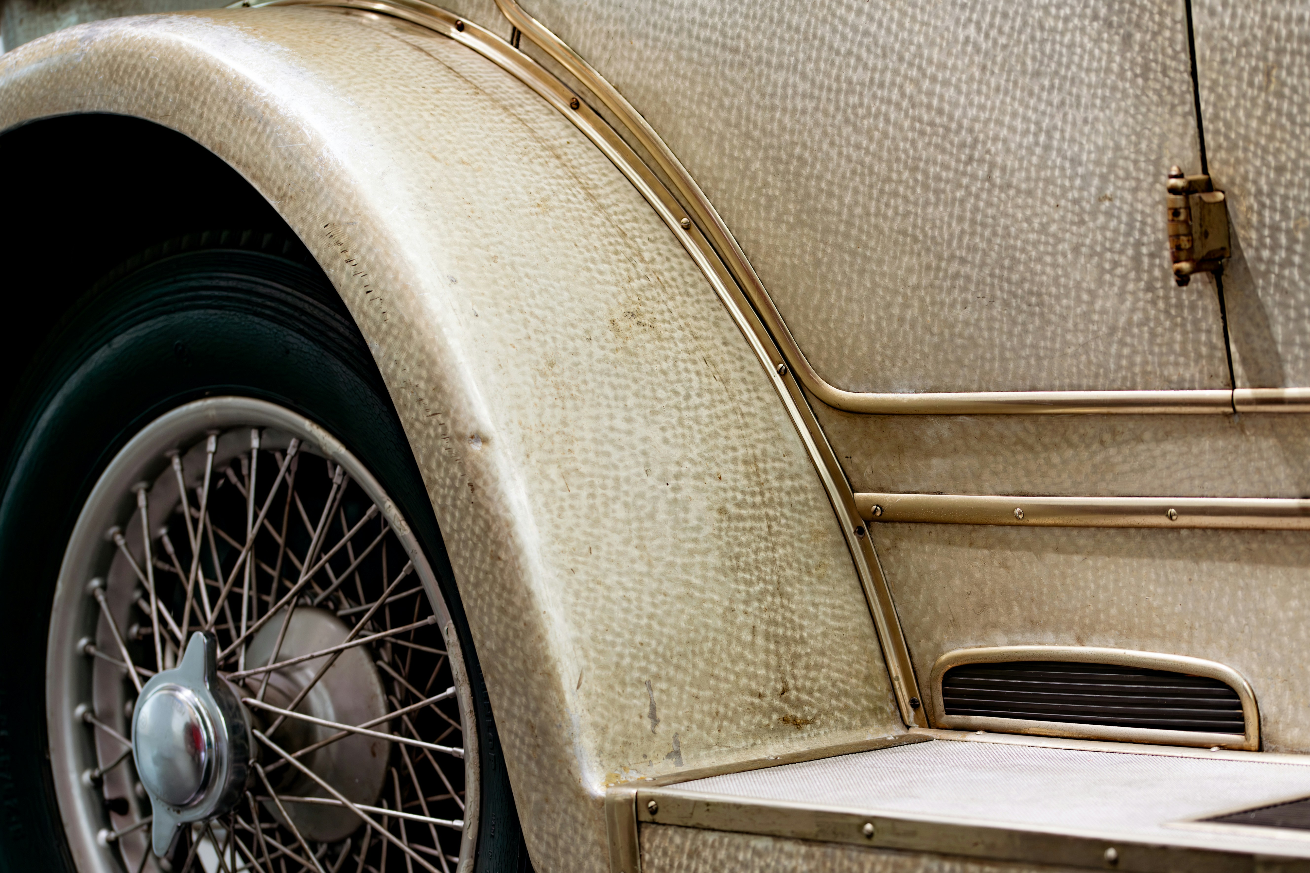 car sketches, car blueprints, automotive design, vintage cars, ilustrasi artikel Stunning Sketch and Blueprint Car Wallpapers for Your Devices 1