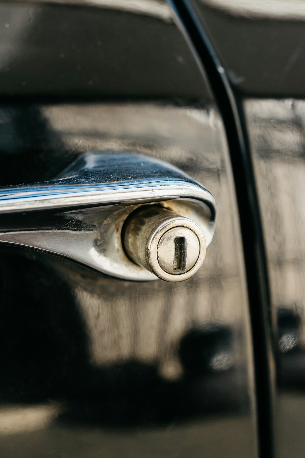 a close up of a door handle on a car