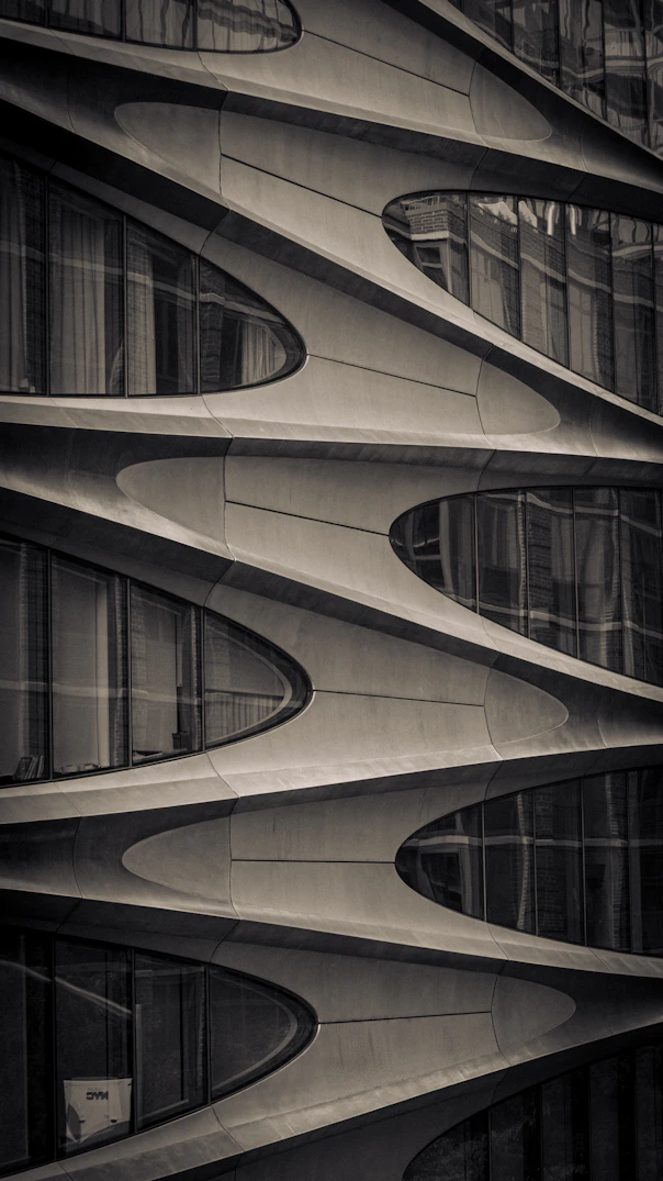 a black and white photo of a building