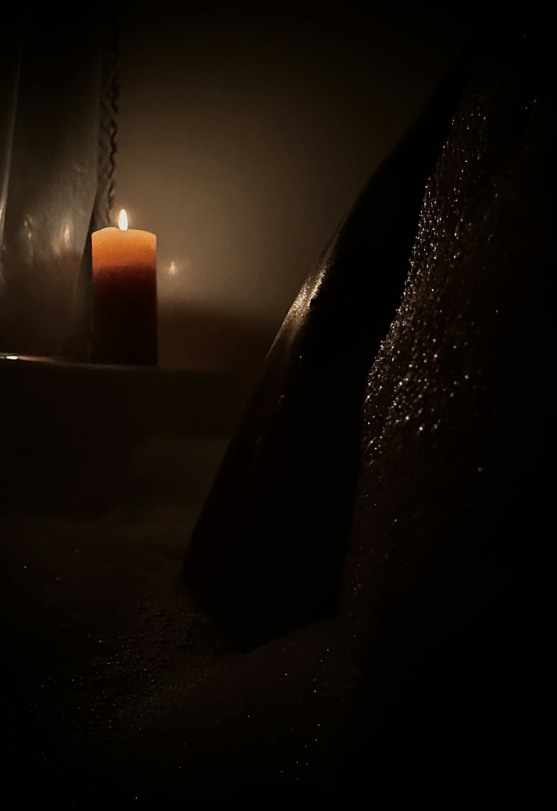 gray computer monitor