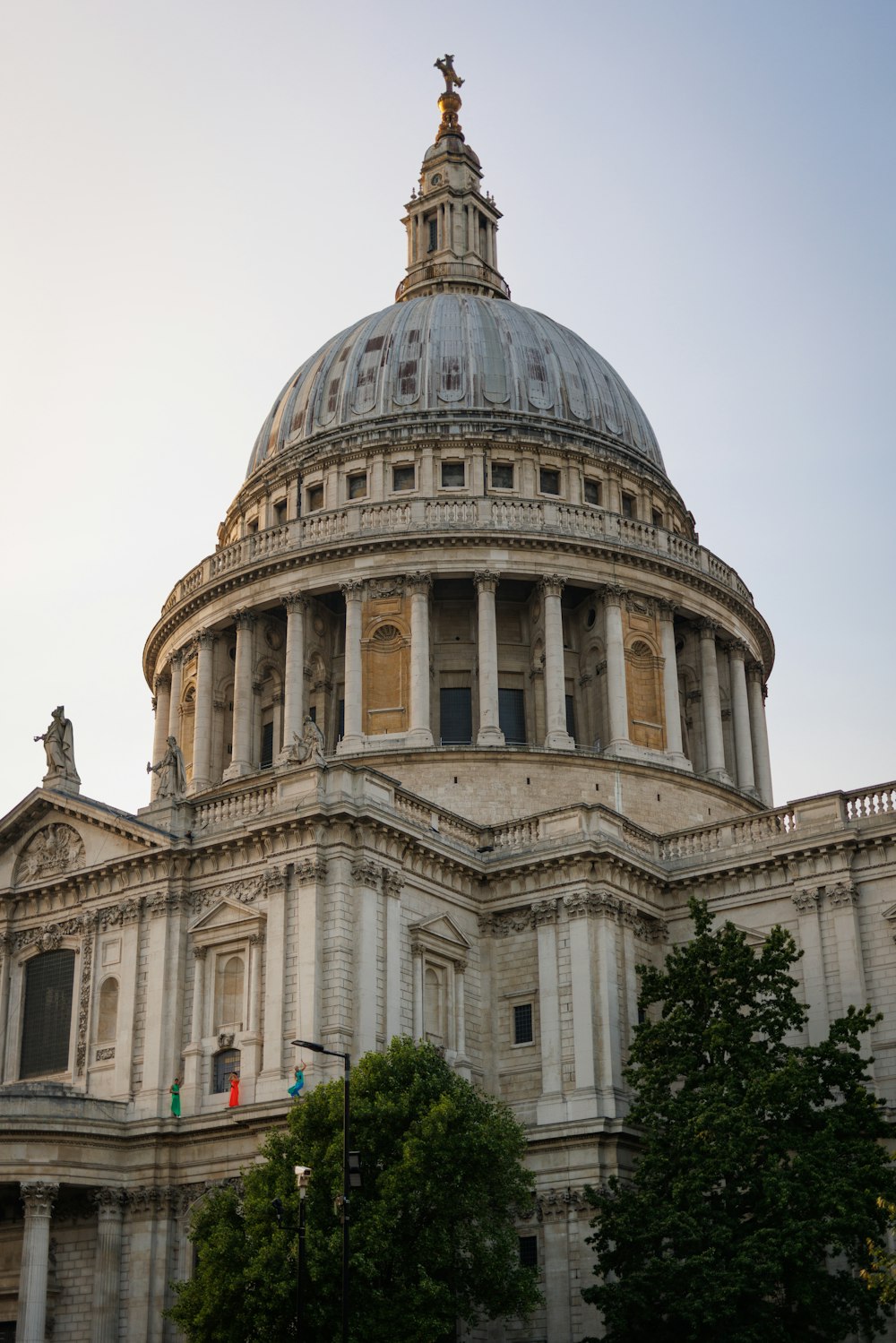 a large building with a dome on top of it