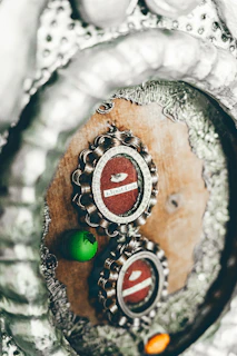 Official international trade compliance certificate framed with subtle red highlights.