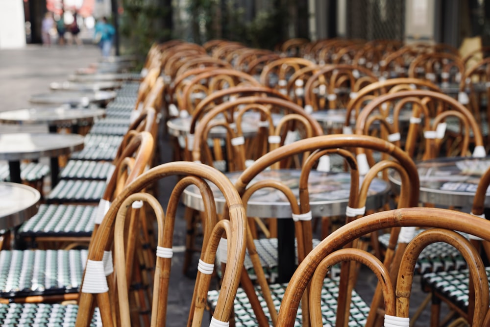 a bunch of chairs that are sitting on a table