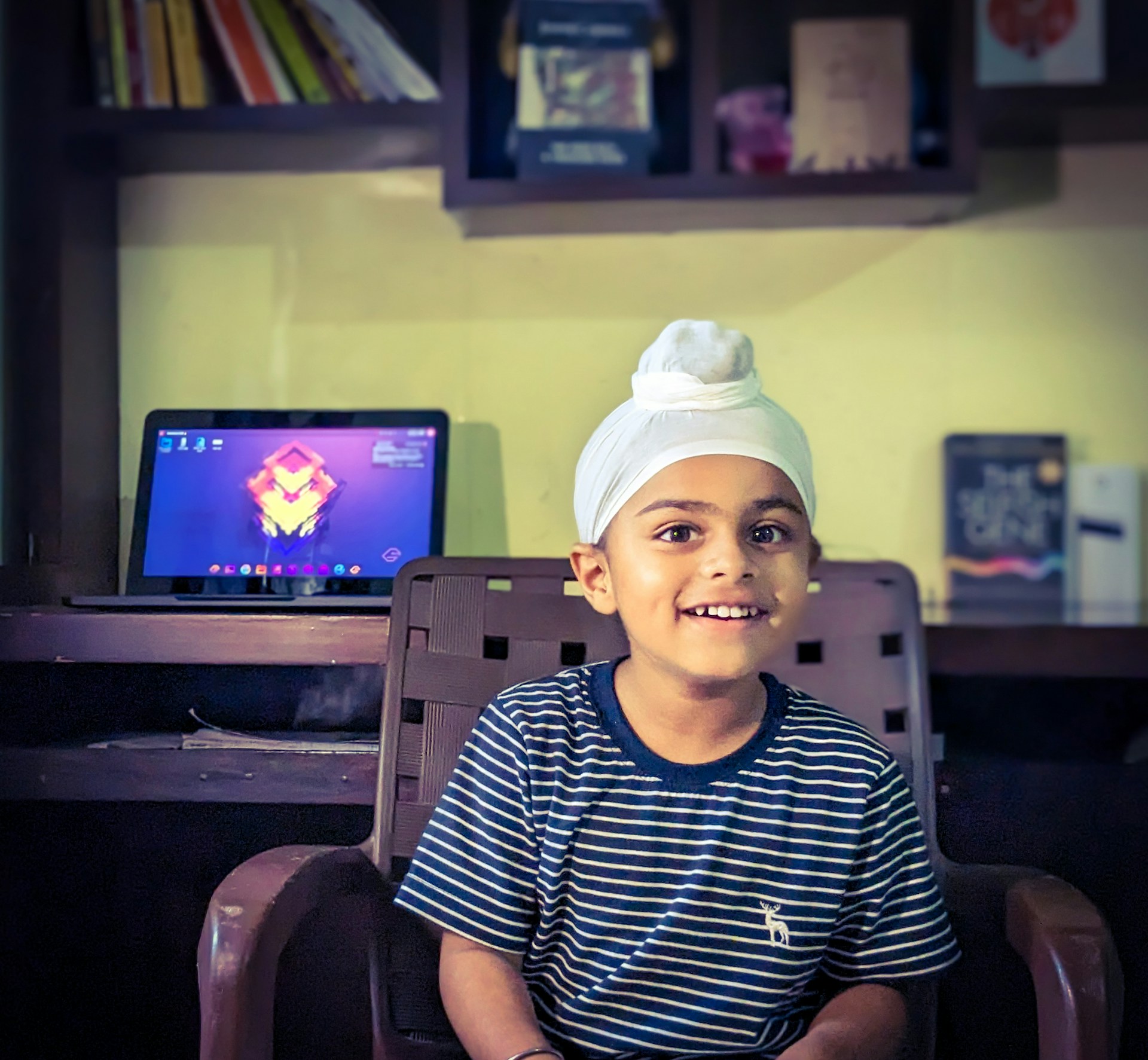 black and white bed linen