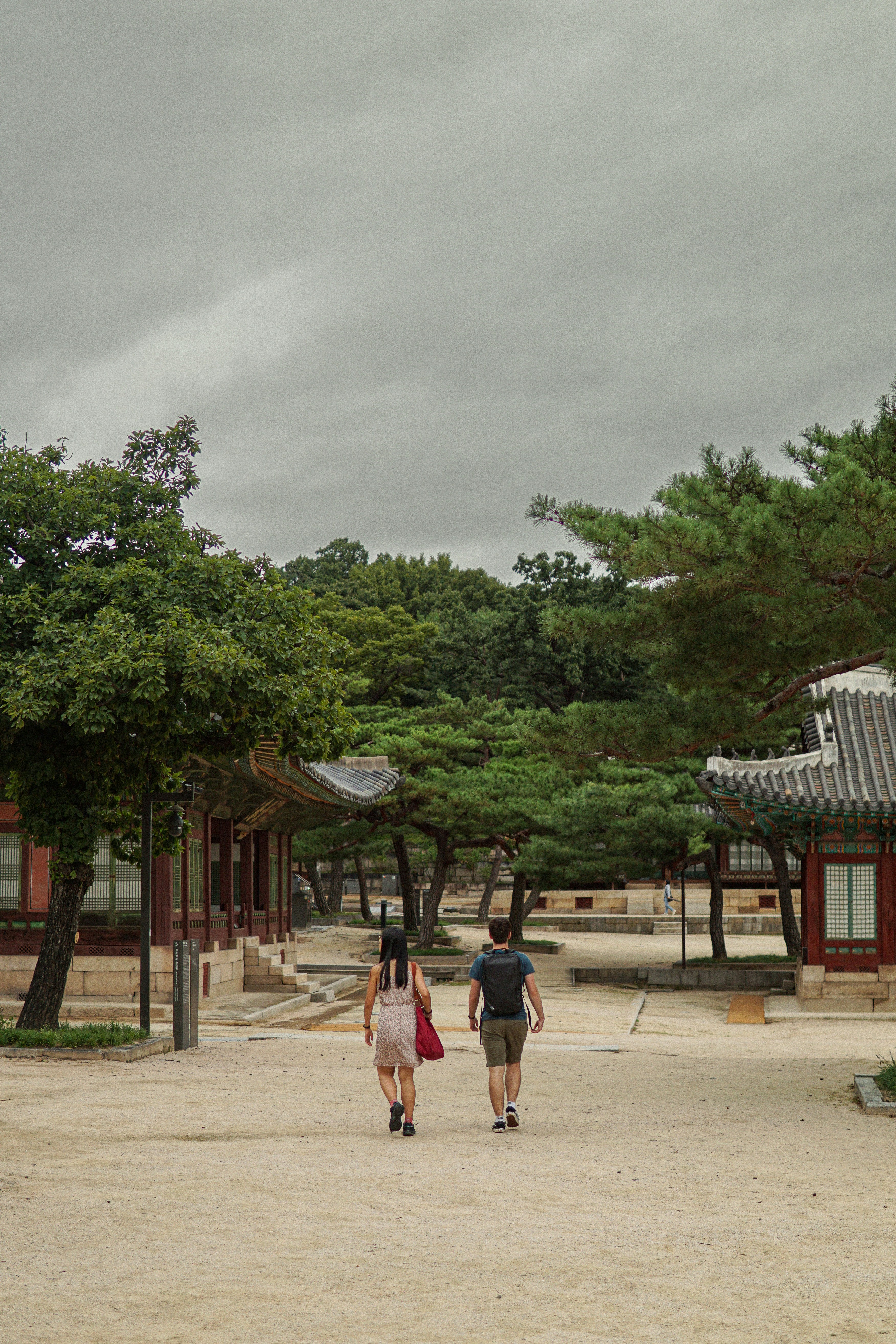 Yook Sungjae and Kim Ji Yeon: Reuniting the Chemistry of Same-Age Friends on 'The Haunted Palace'