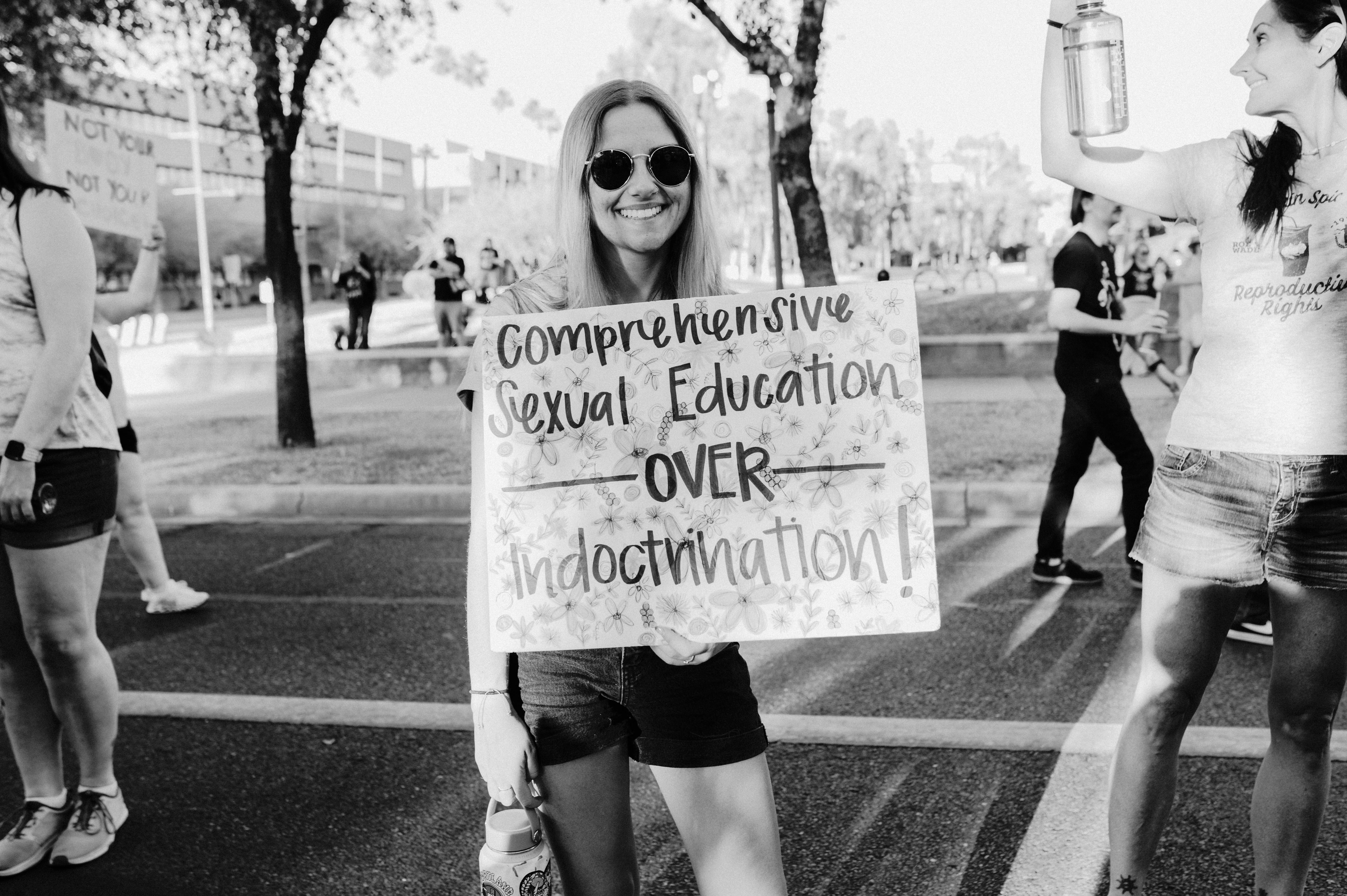 gray computer monitor