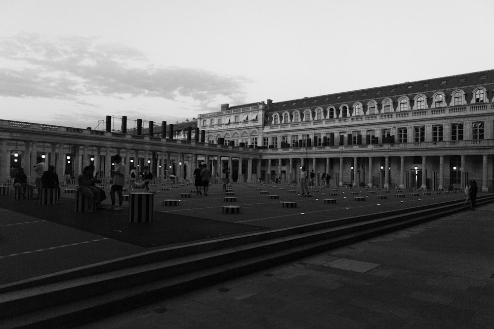 a black and white photo of a large building