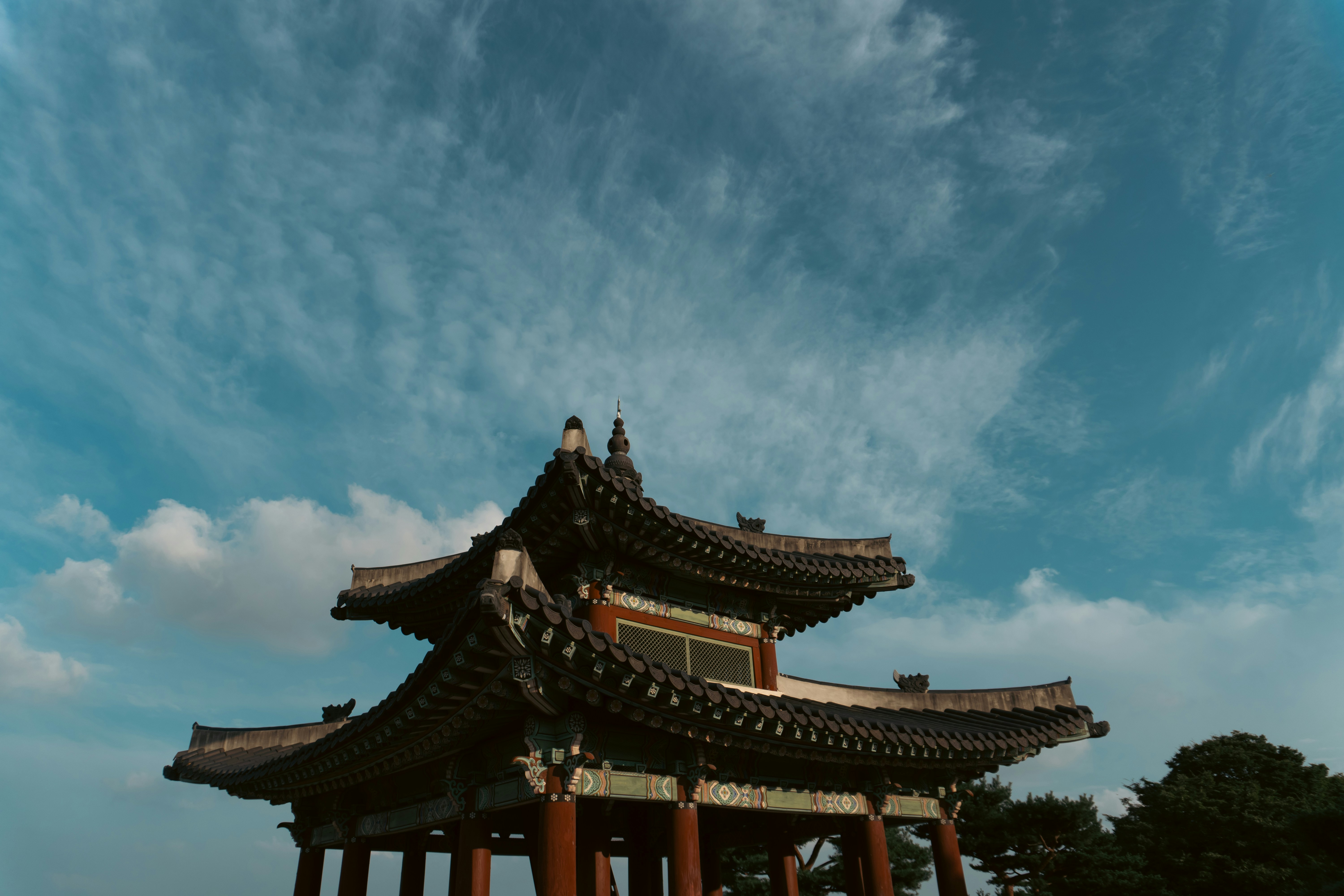 Stay online in the South Korea with a prepaid eSIM from eSIMlii. Instant activation, no roaming charges, and reliable coverage.