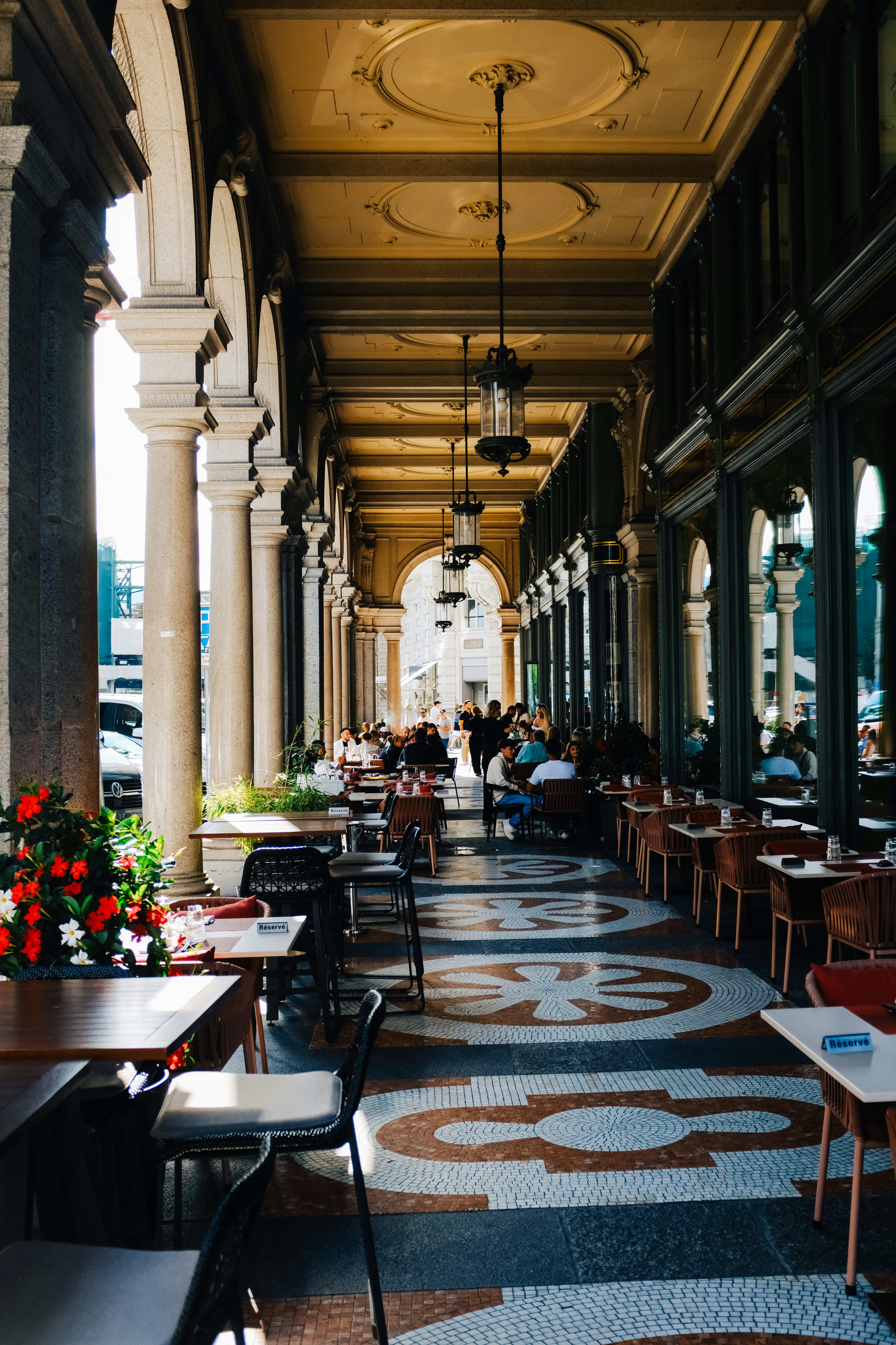 Photo by adrienolichon