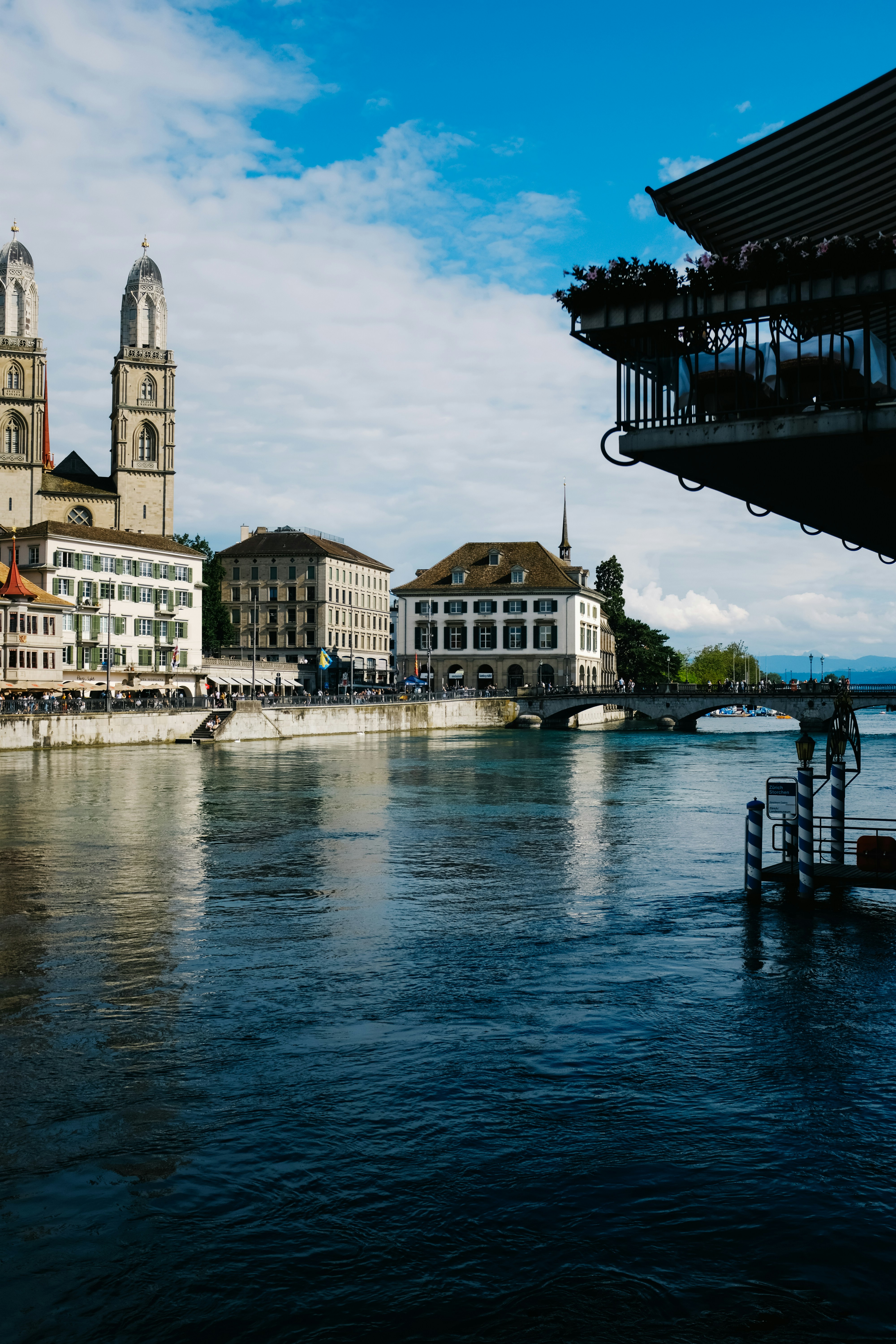 Photo by adrienolichon