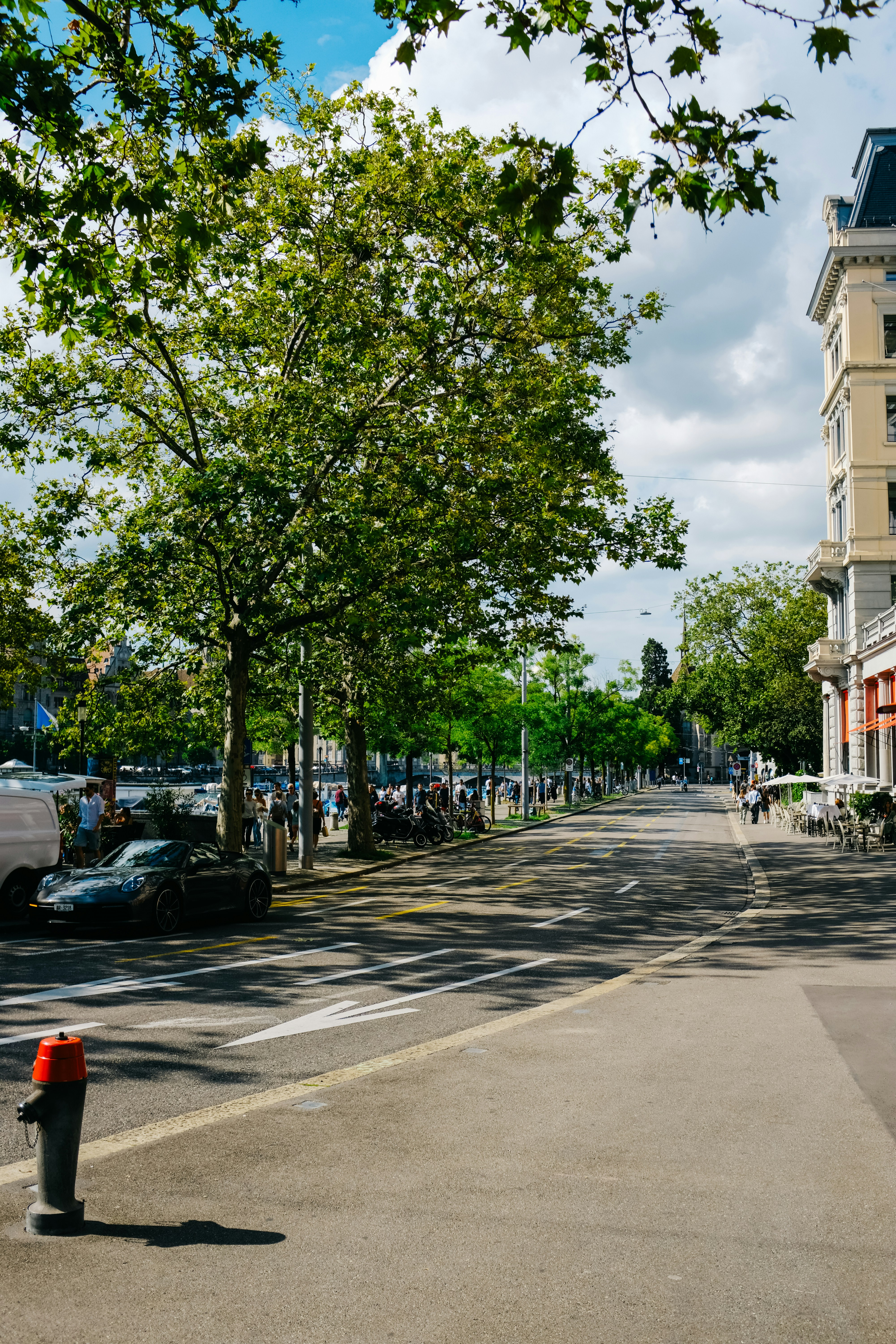 Photo by adrienolichon