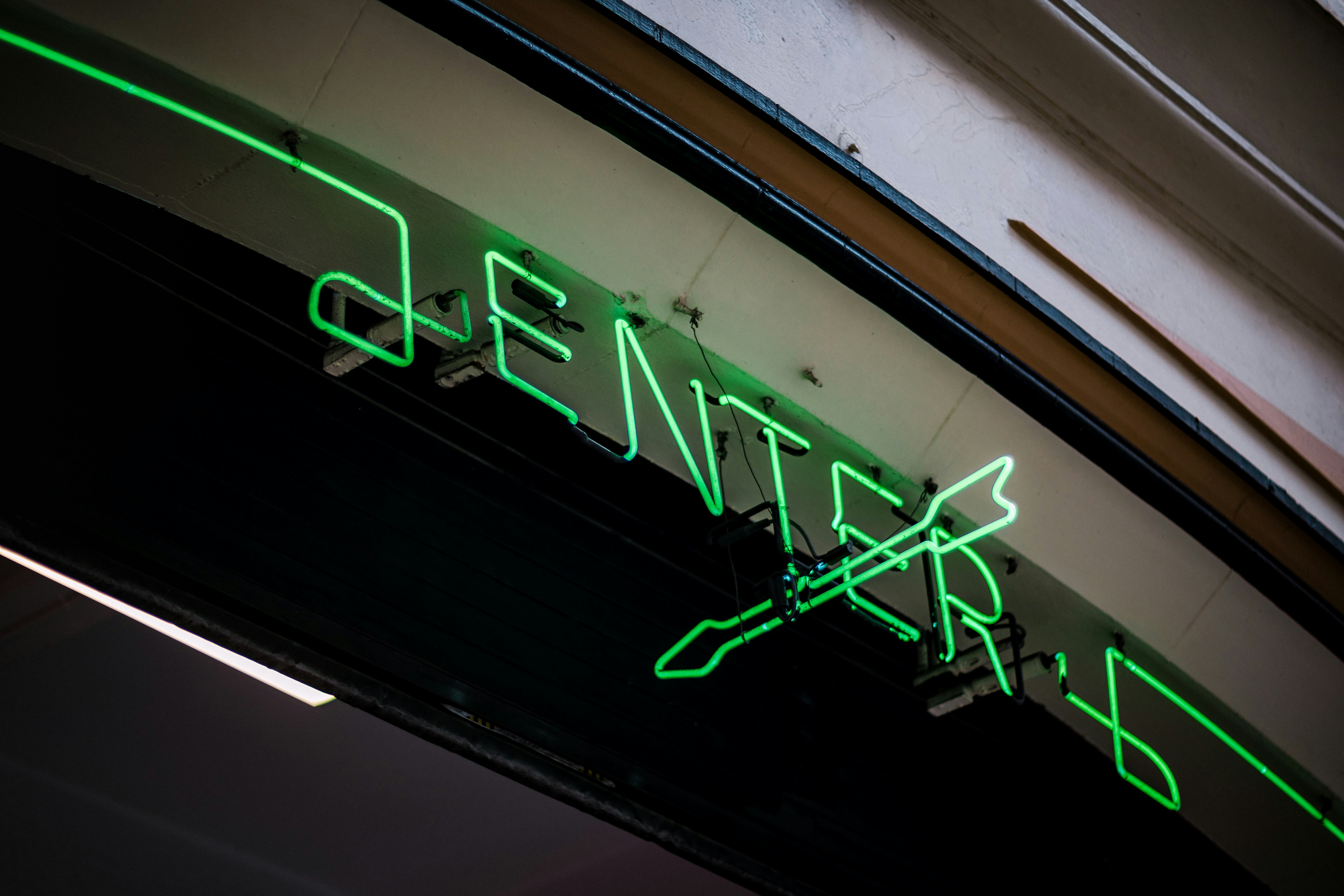 Neon payment sign