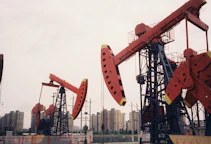 a group of oil pumps sitting next to each other