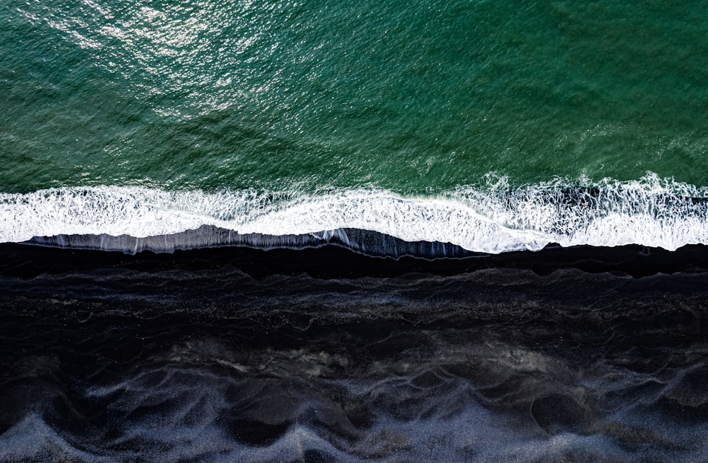 Blick von oben auf das Meer