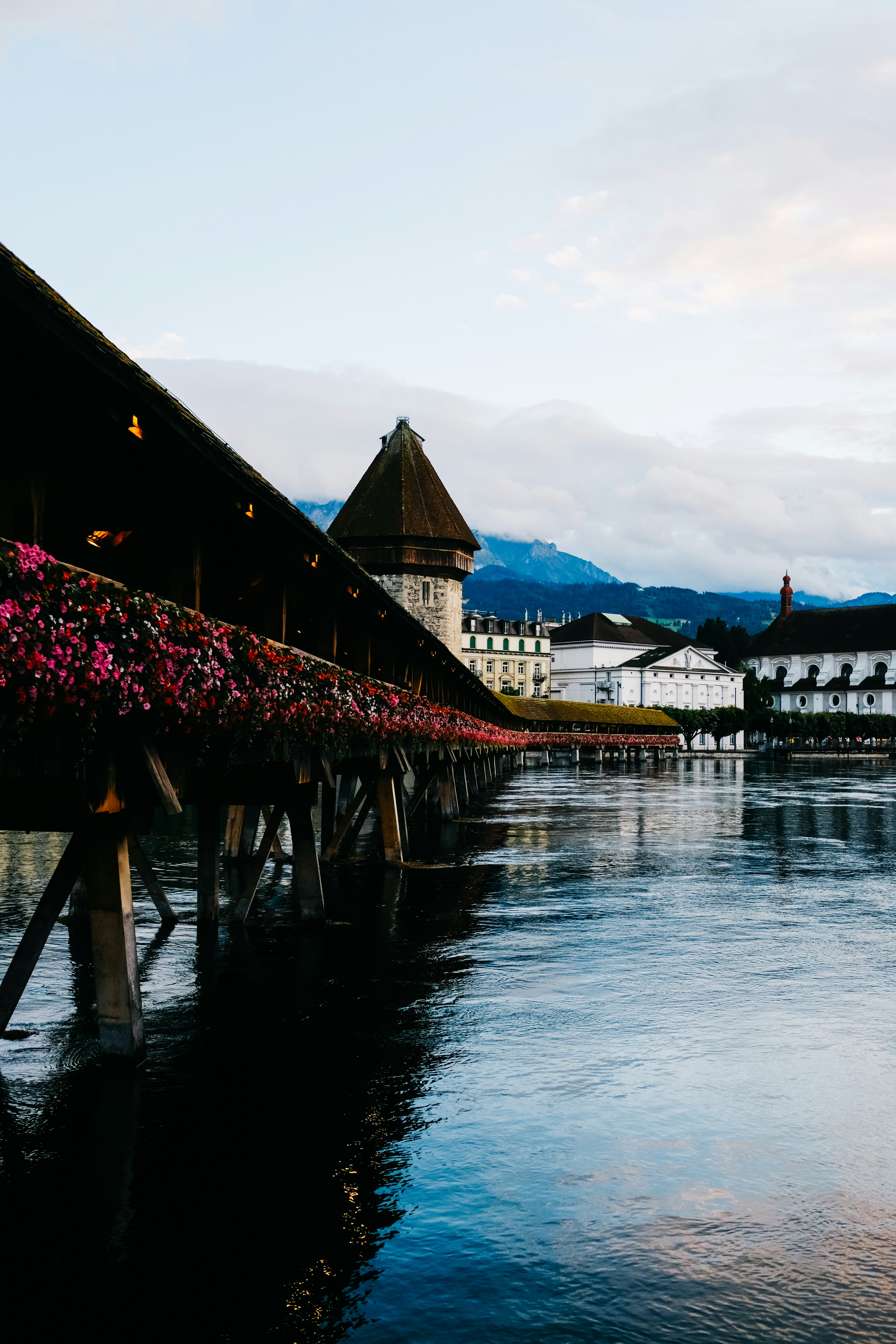 Photo by adrienolichon