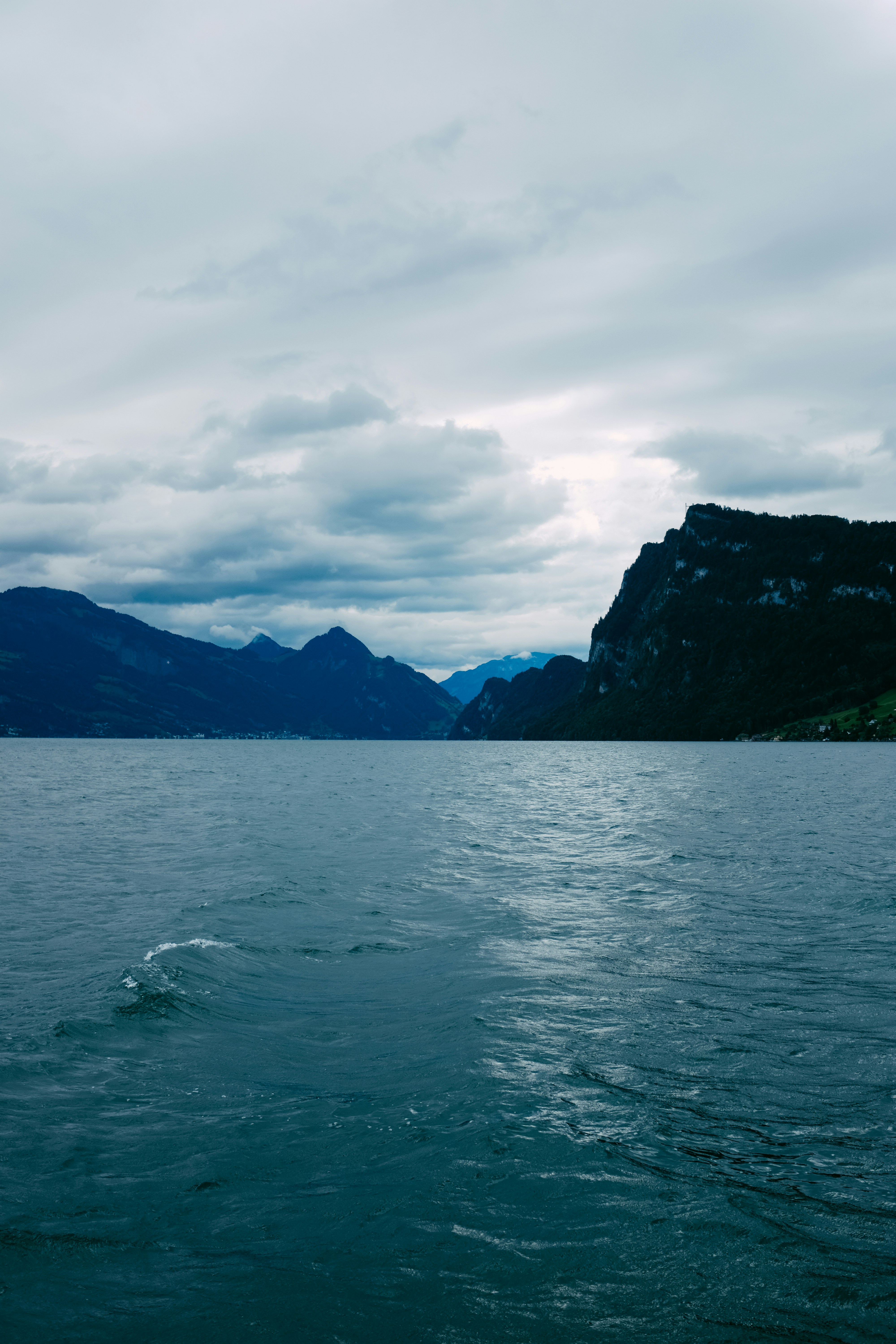 Photo by adrienolichon