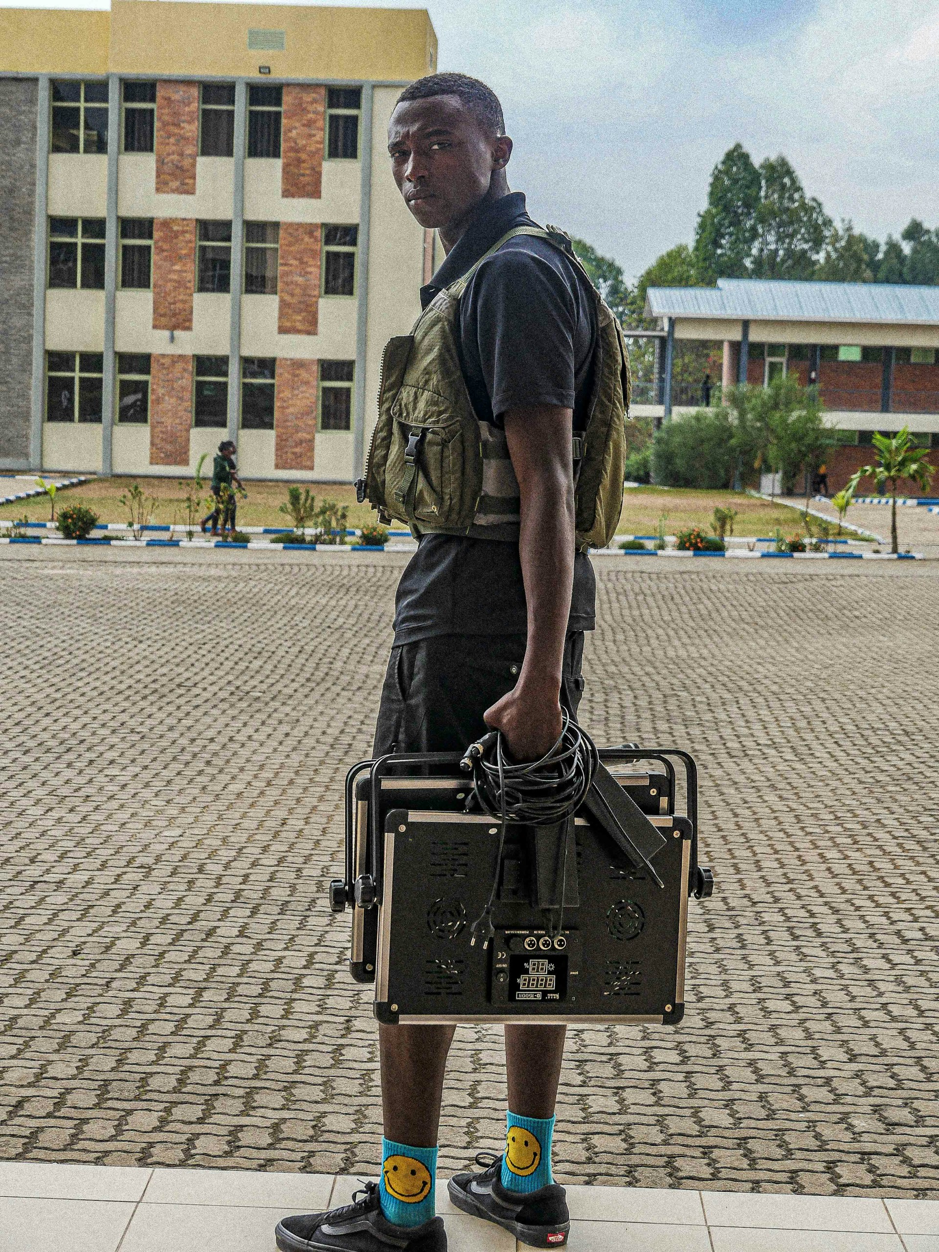 gray computer monitor