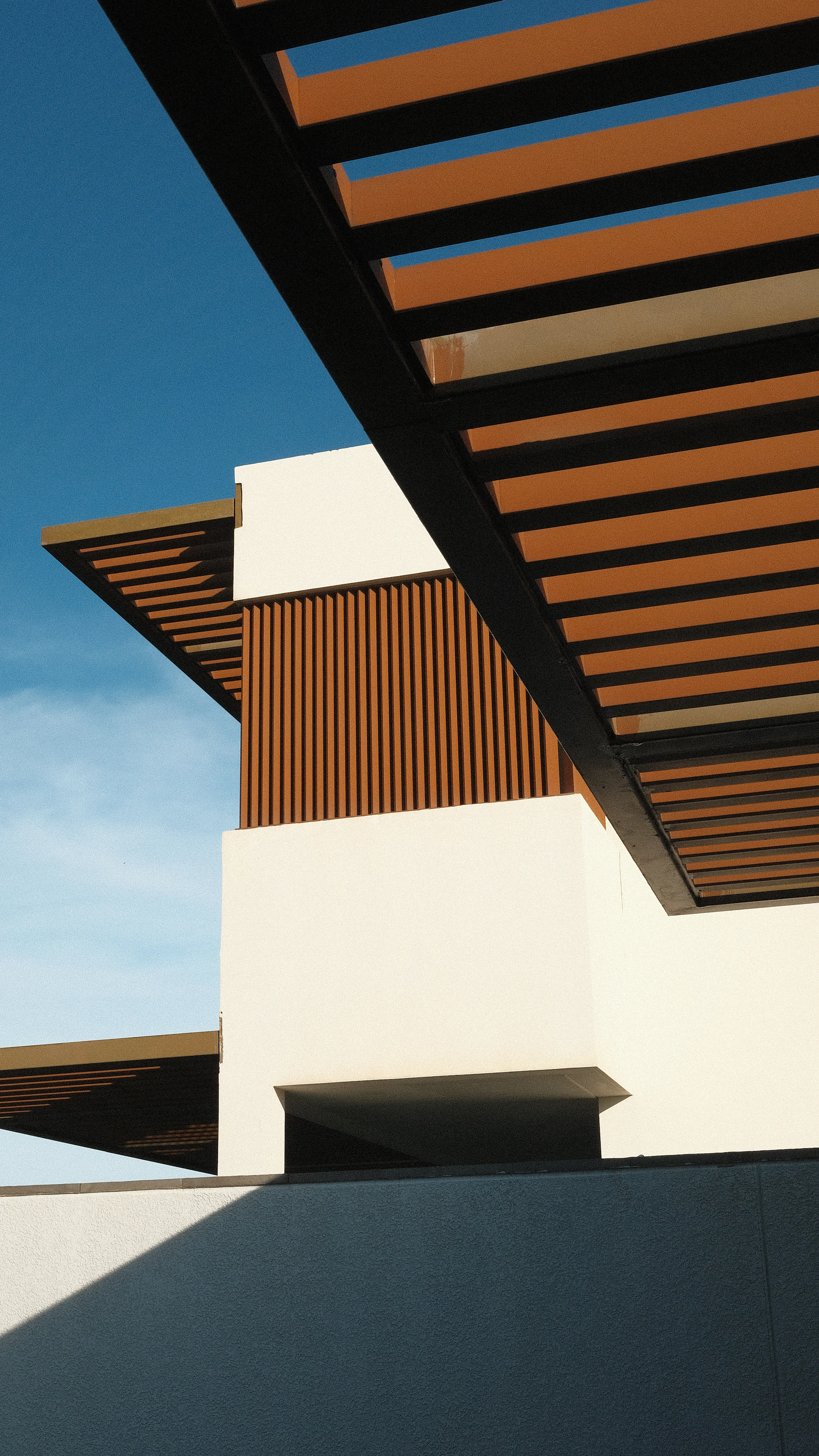 Pergola solaire : ombre l’été, électricité toute l’année