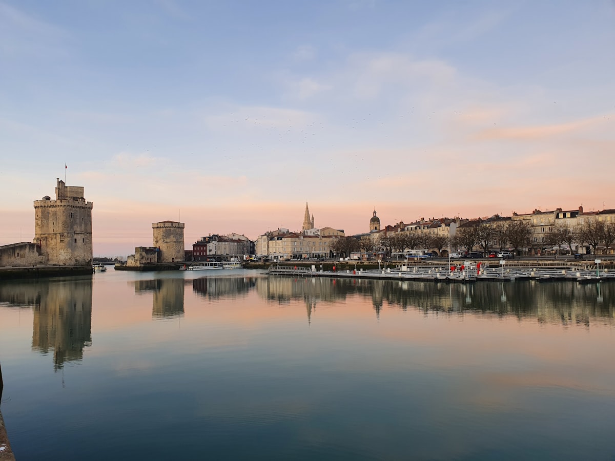 La Rochelle — Tours et port vus depuis l'eau