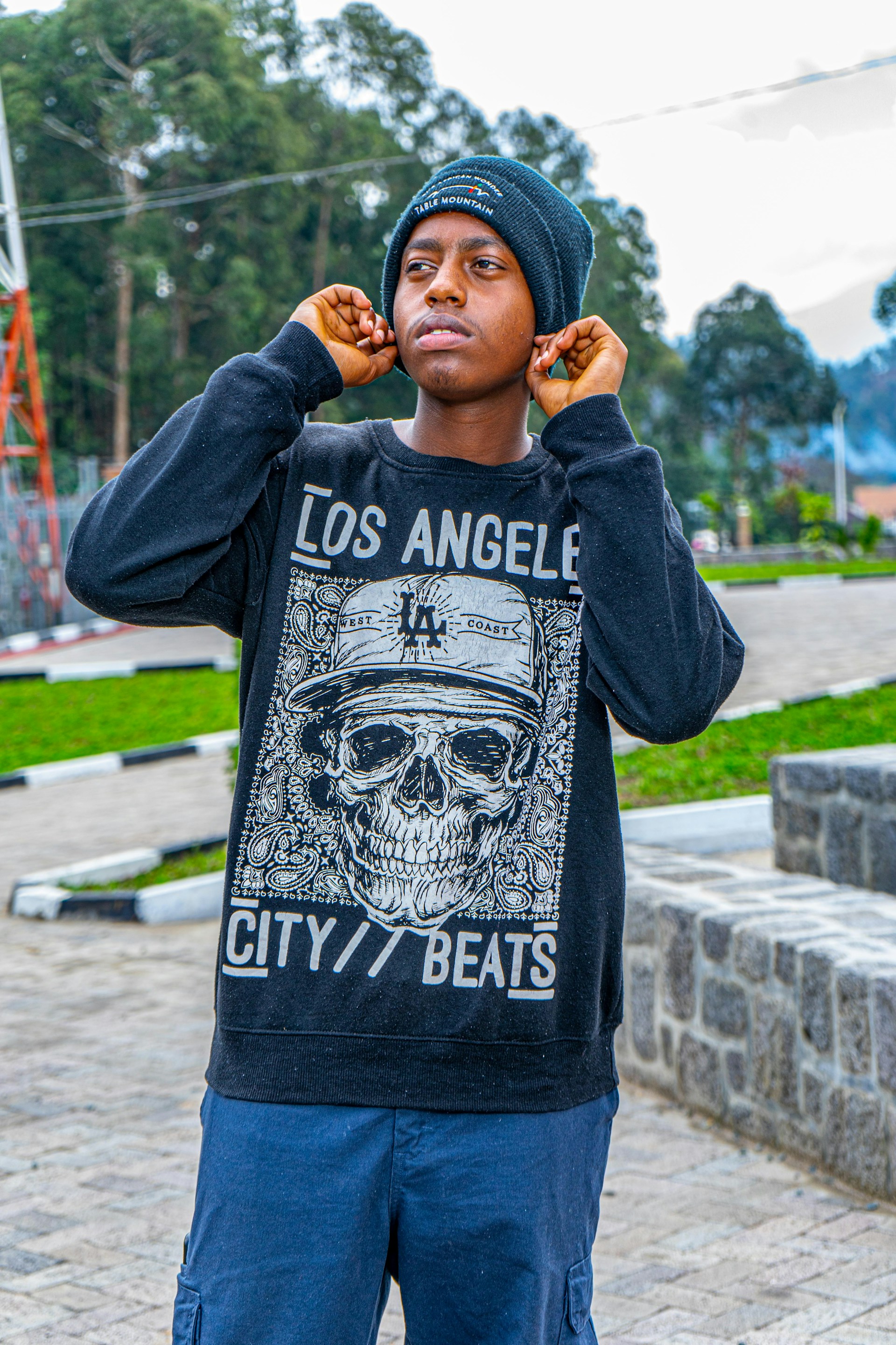 black and white bed linen