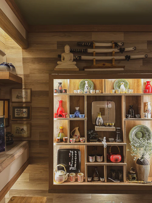 木棚のある店舗