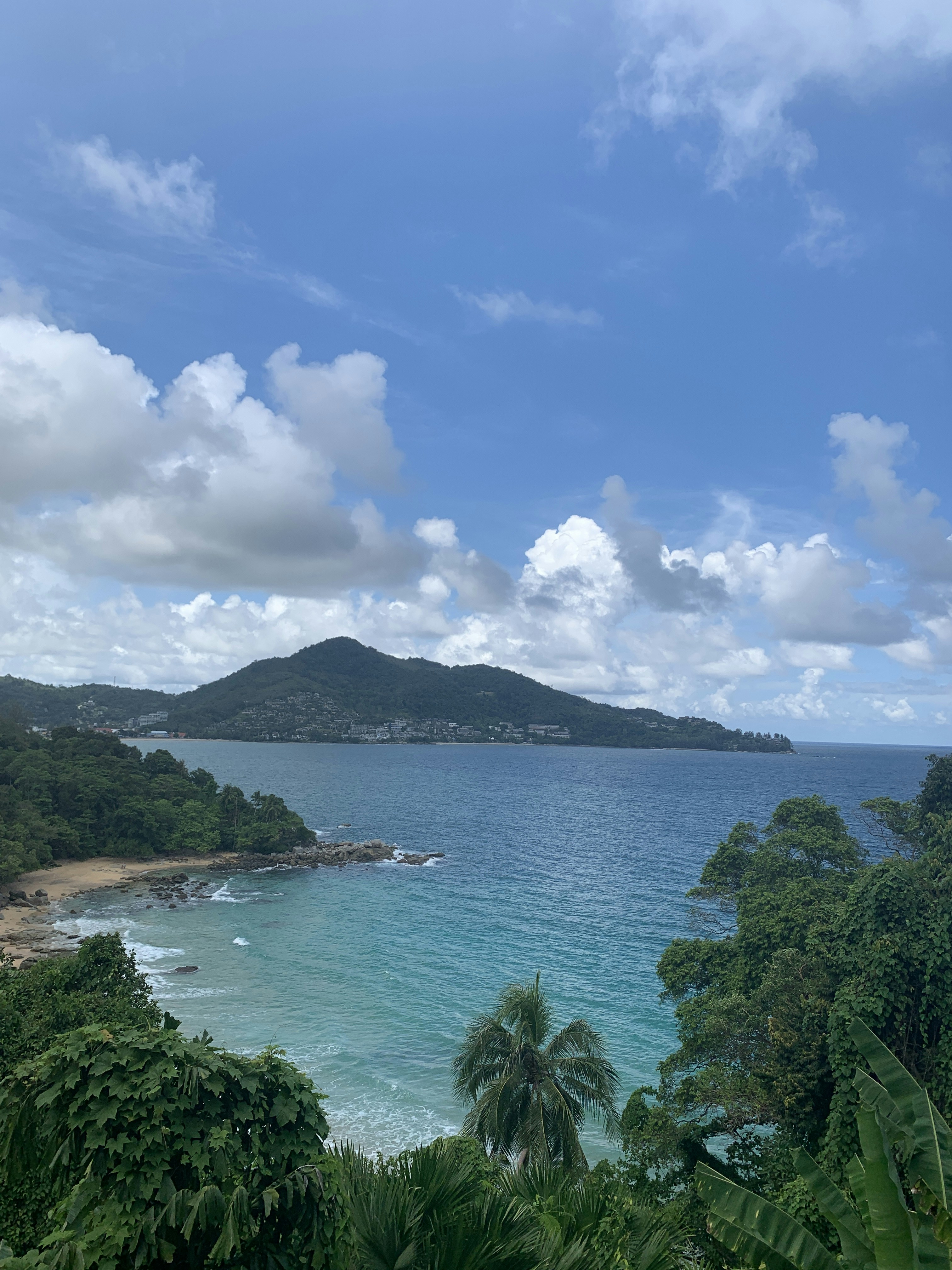 A view of the ocean from a hill photo – Free Beach Image on Unsplash