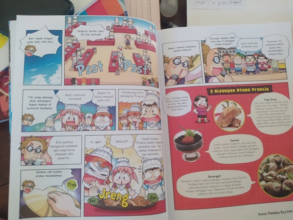 A colorful comic page with various panels showing characters in a cooking competition setting. There are chefs in a kitchen, talking and reacting with animated expressions. The comic on the right explains three main French dishes: Foie Gras, Caviar, and Escargot, with illustrations of each dish.