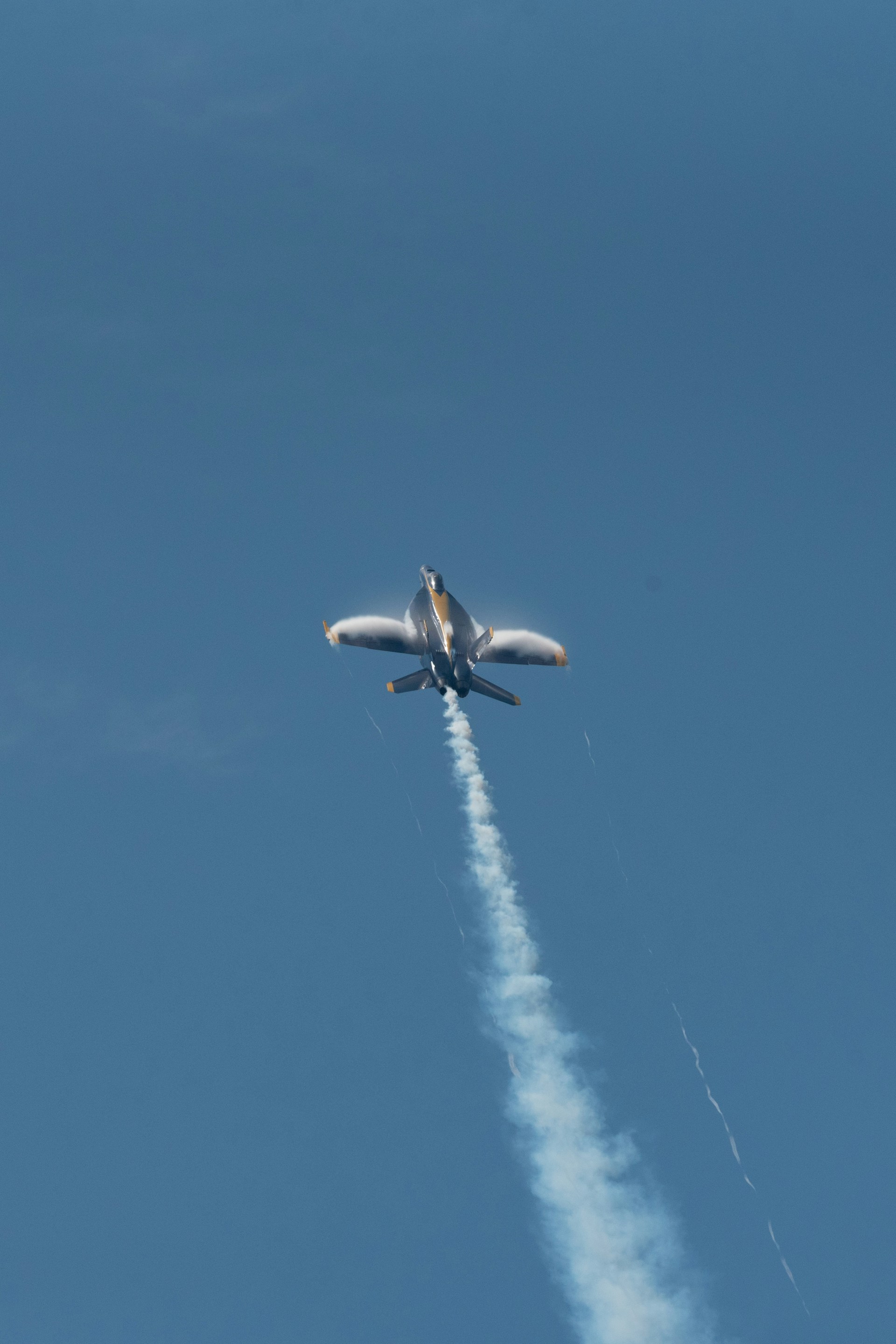 gray computer monitor