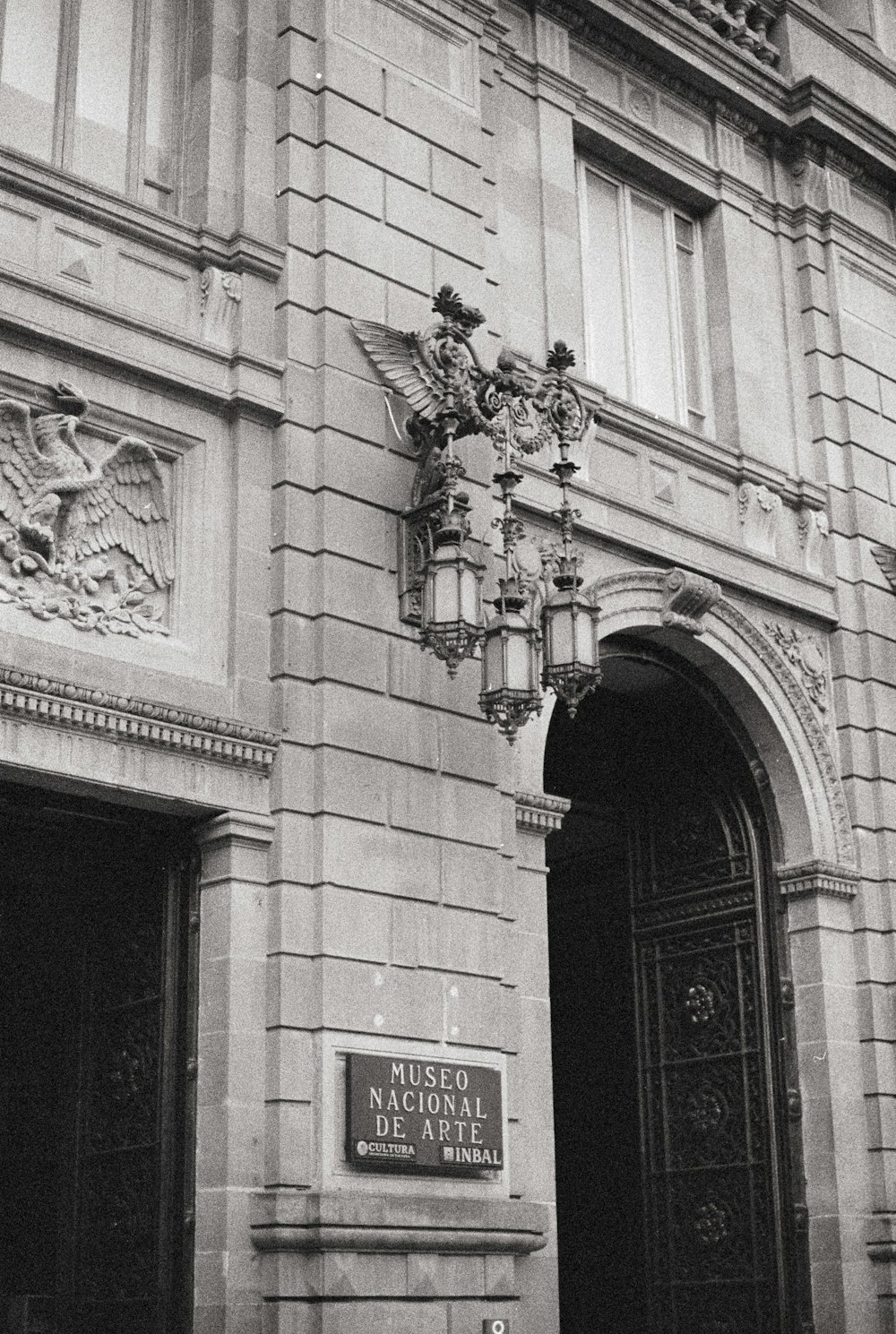 a black and white photo of a building