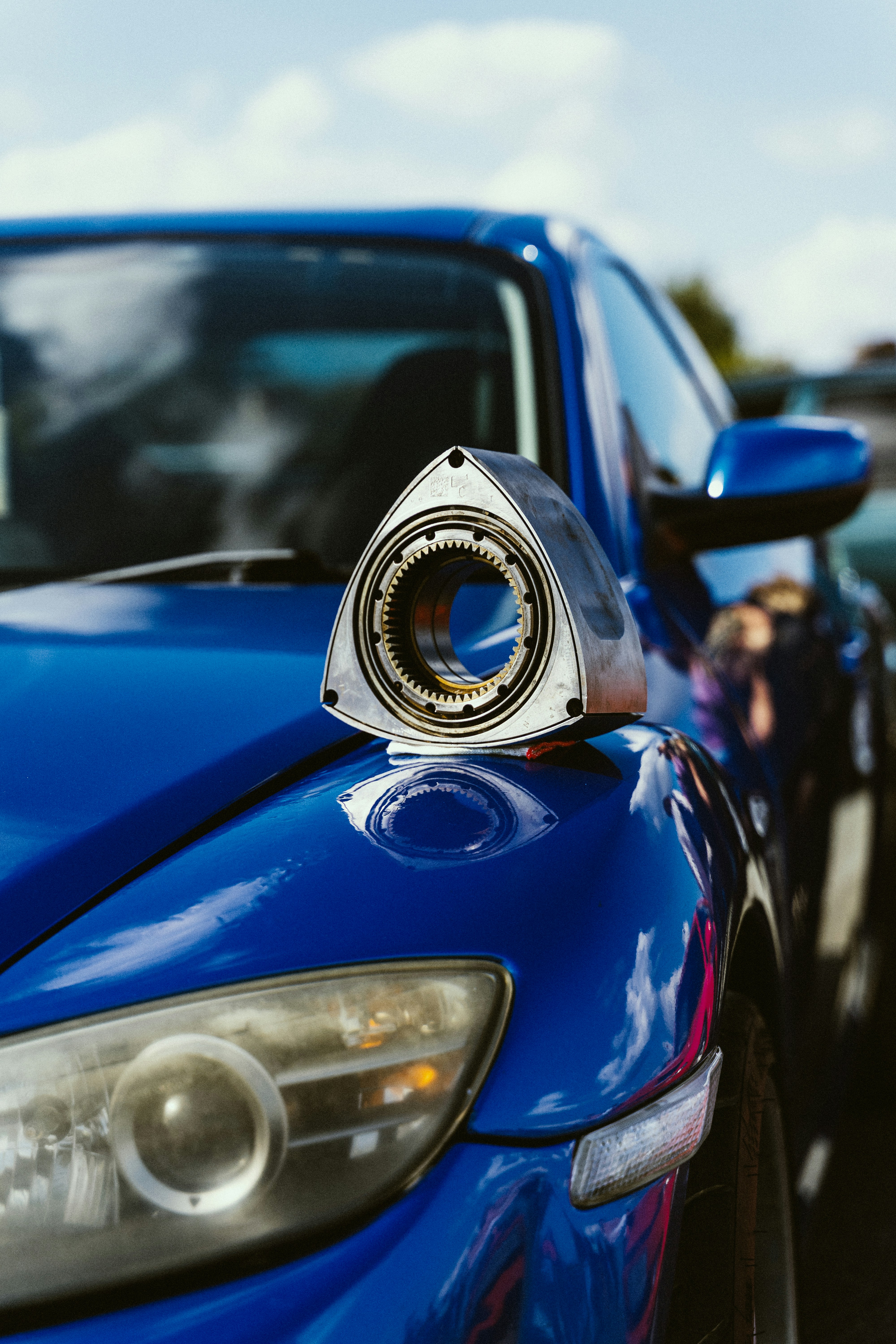 ミラーが付いた車のクローズアップ