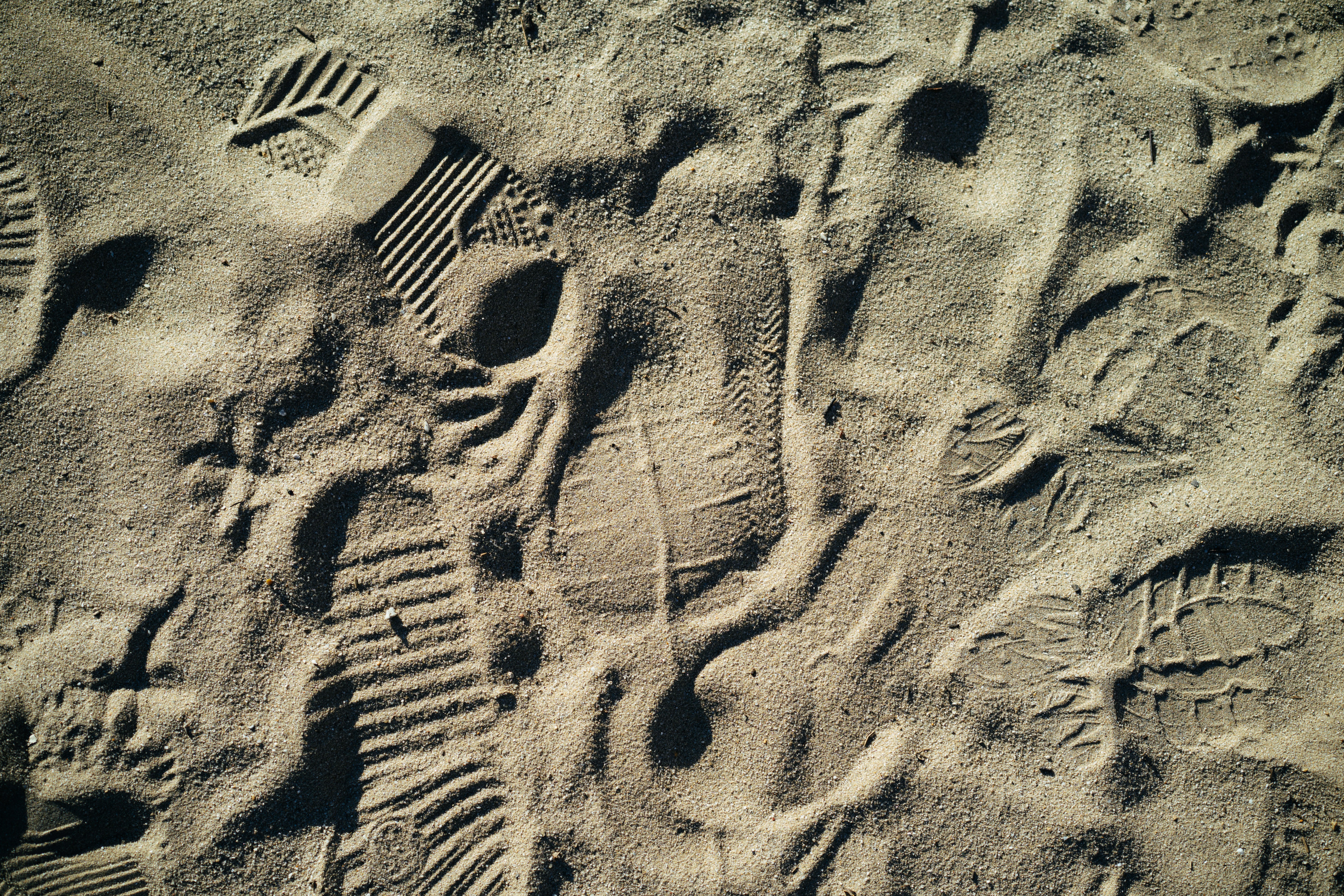 Close-up jejak kaki di pasir