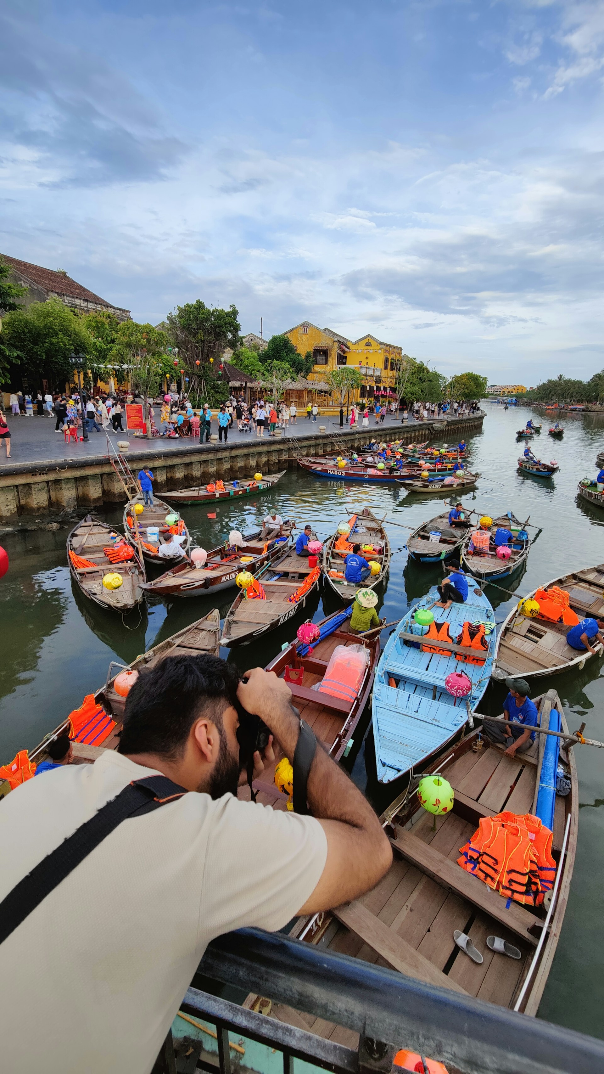 black and brown leather padded tub sofa