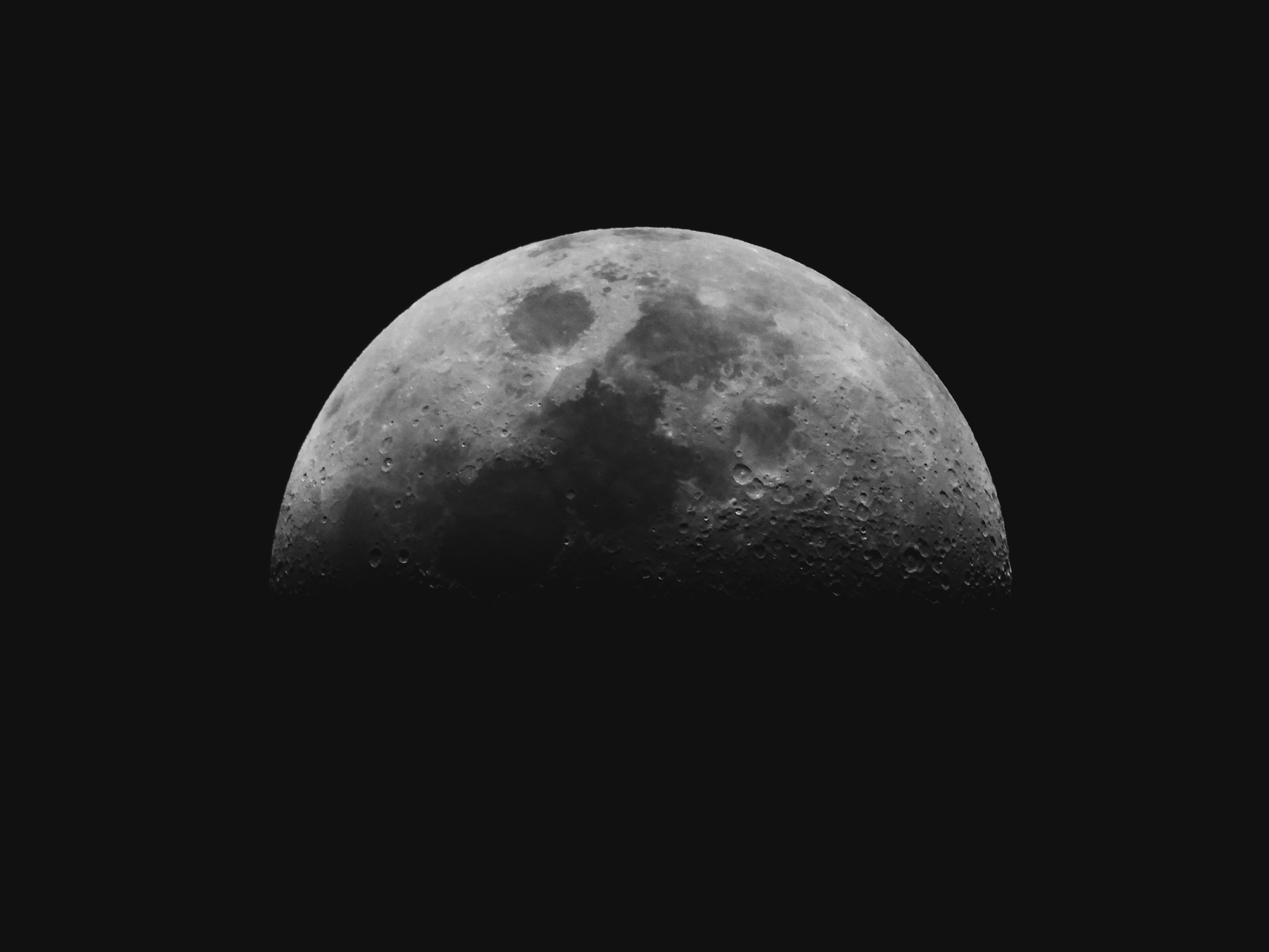 Photo by mortezakhalili