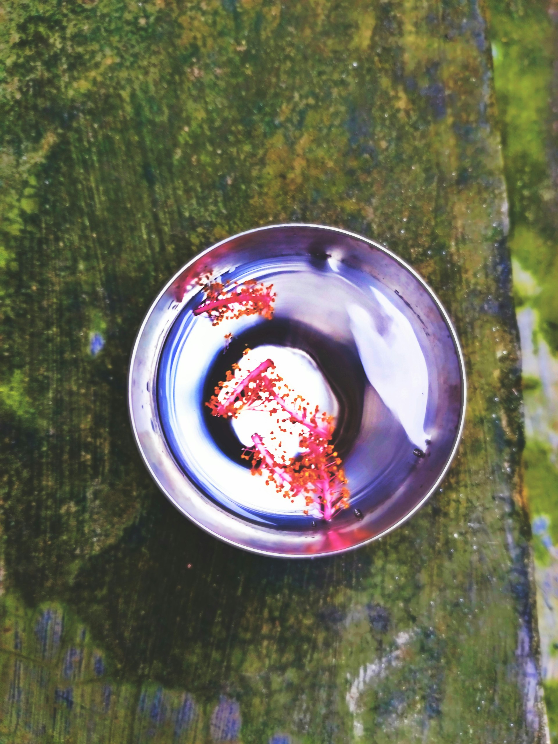 gray computer monitor