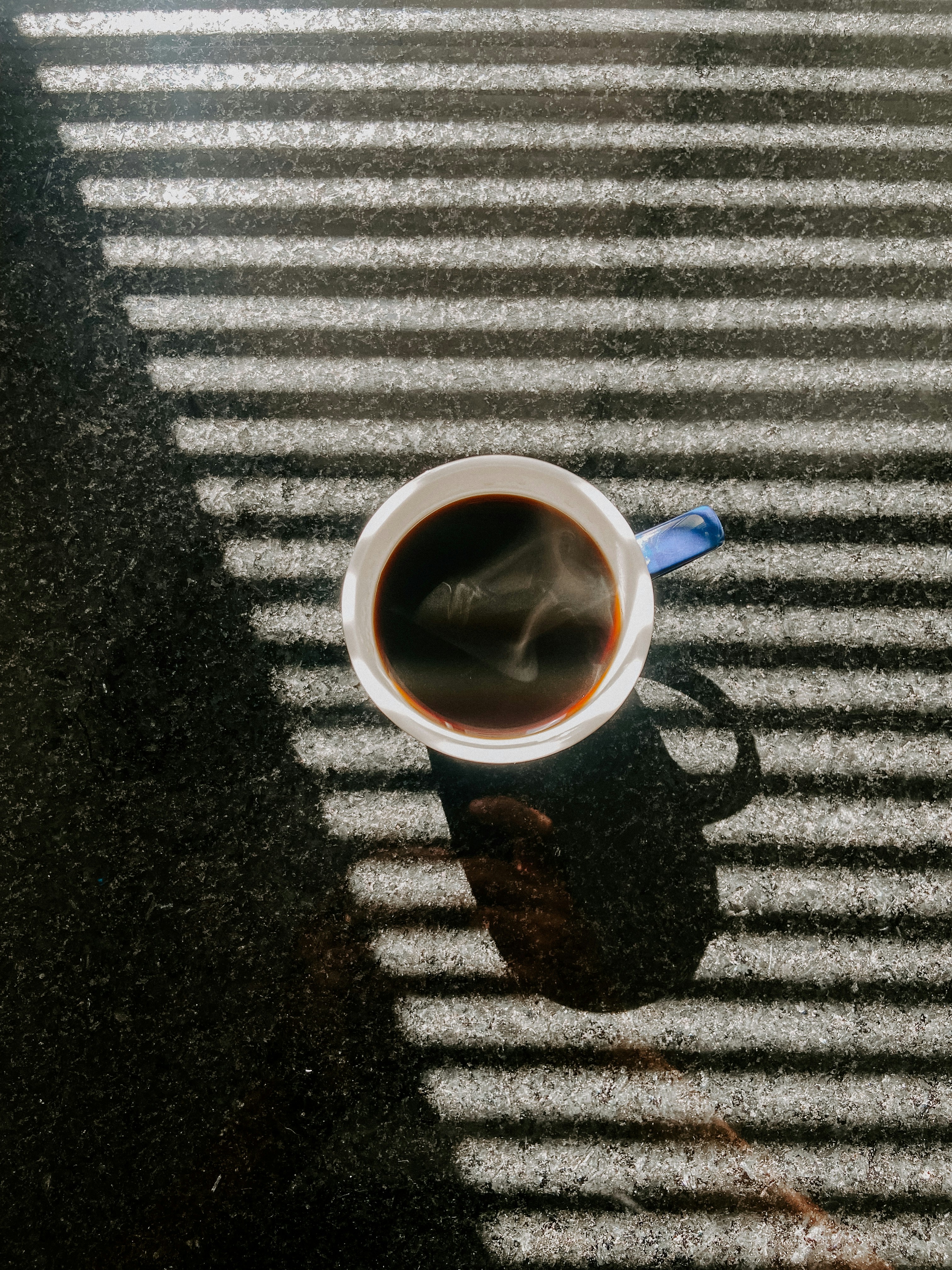 Cara Menyajikan Minuman Kopi Hangat yang Nikmat di Pagi Hari