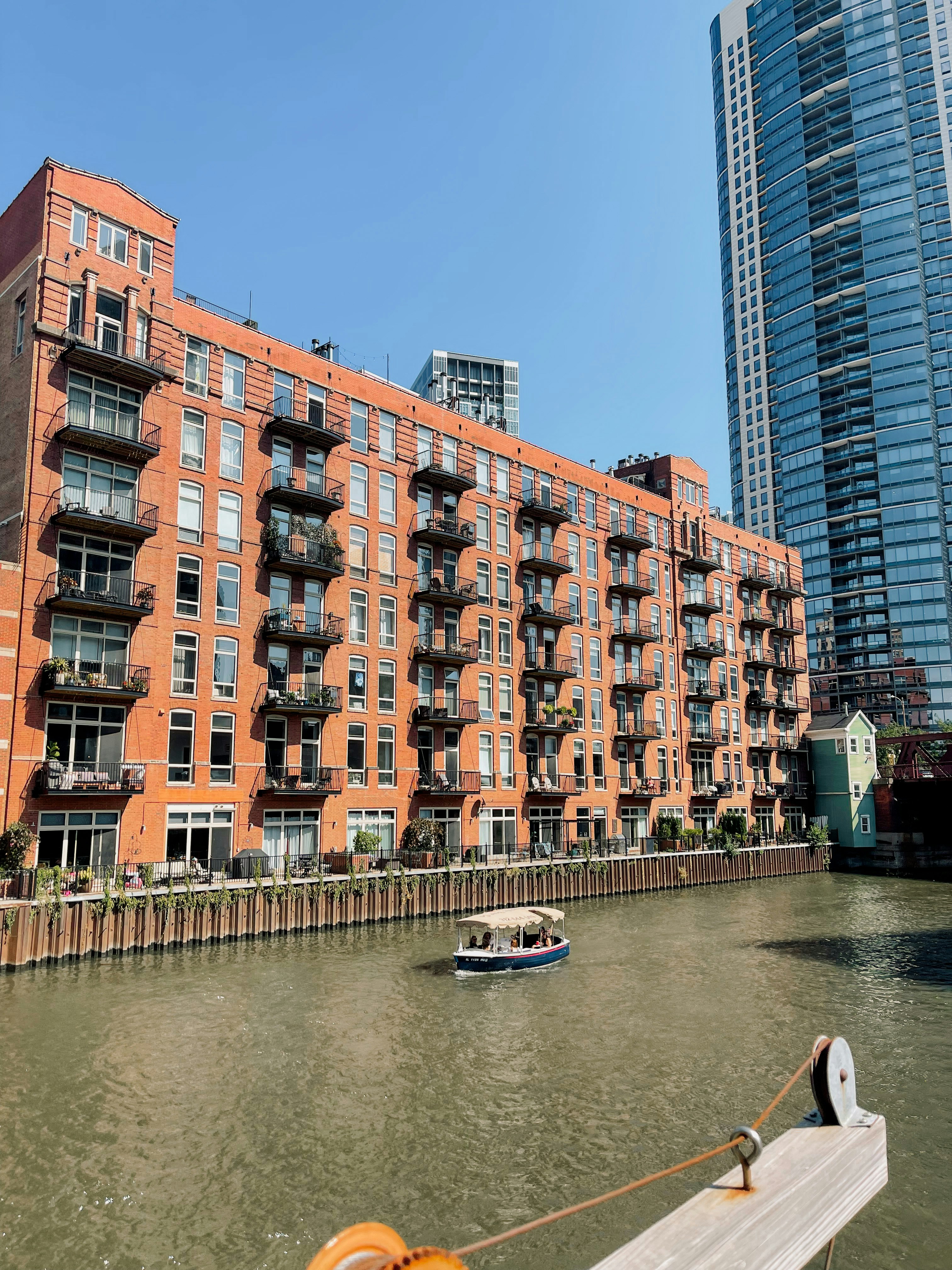 Architecture river tour Chicago with river and downtown buildings