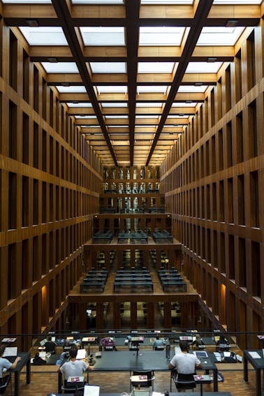 a large room filled with lots of tables and chairs