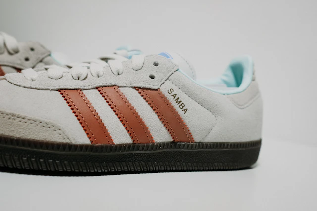 Sneakers pilihan KickSociety