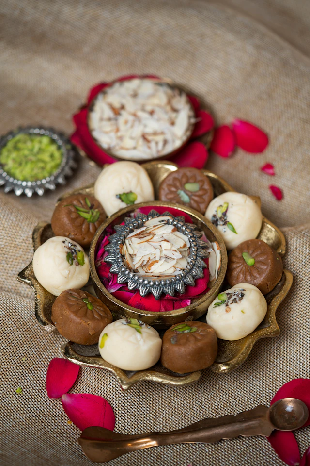 Thandai & Gujiya Gift Box
