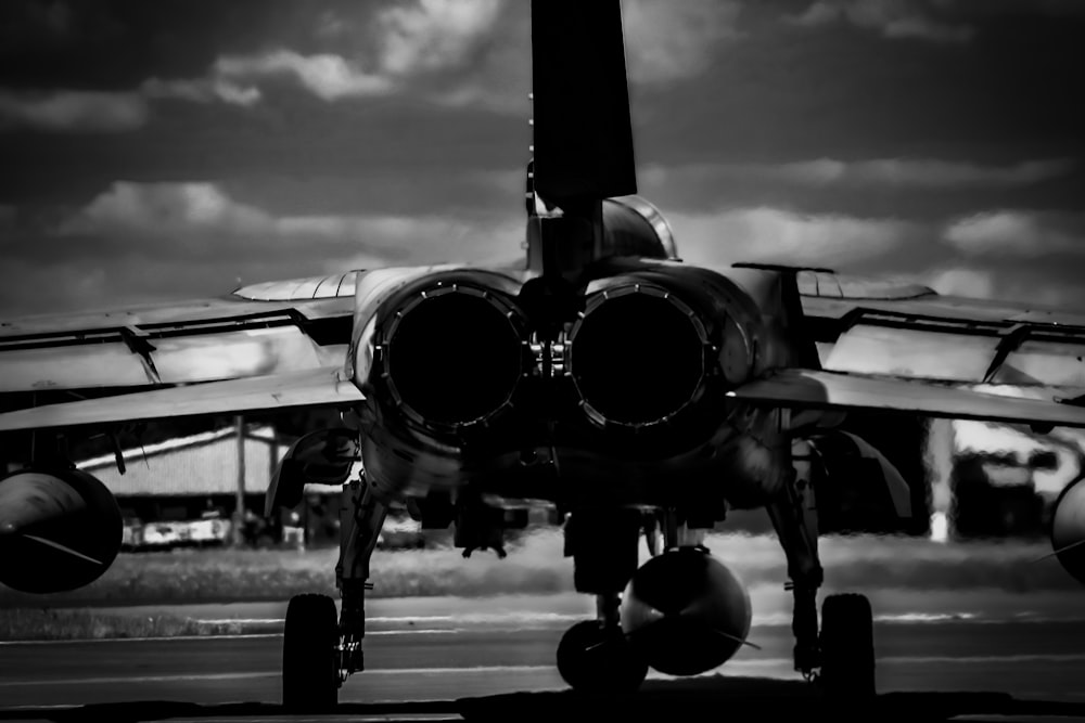 a black and white photo of an airplane