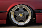 Before and after shots of a car upgraded with Velgara’s premium wheels in a side-by-side comparison