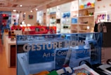 a store with a sign that says gesture how art of court library