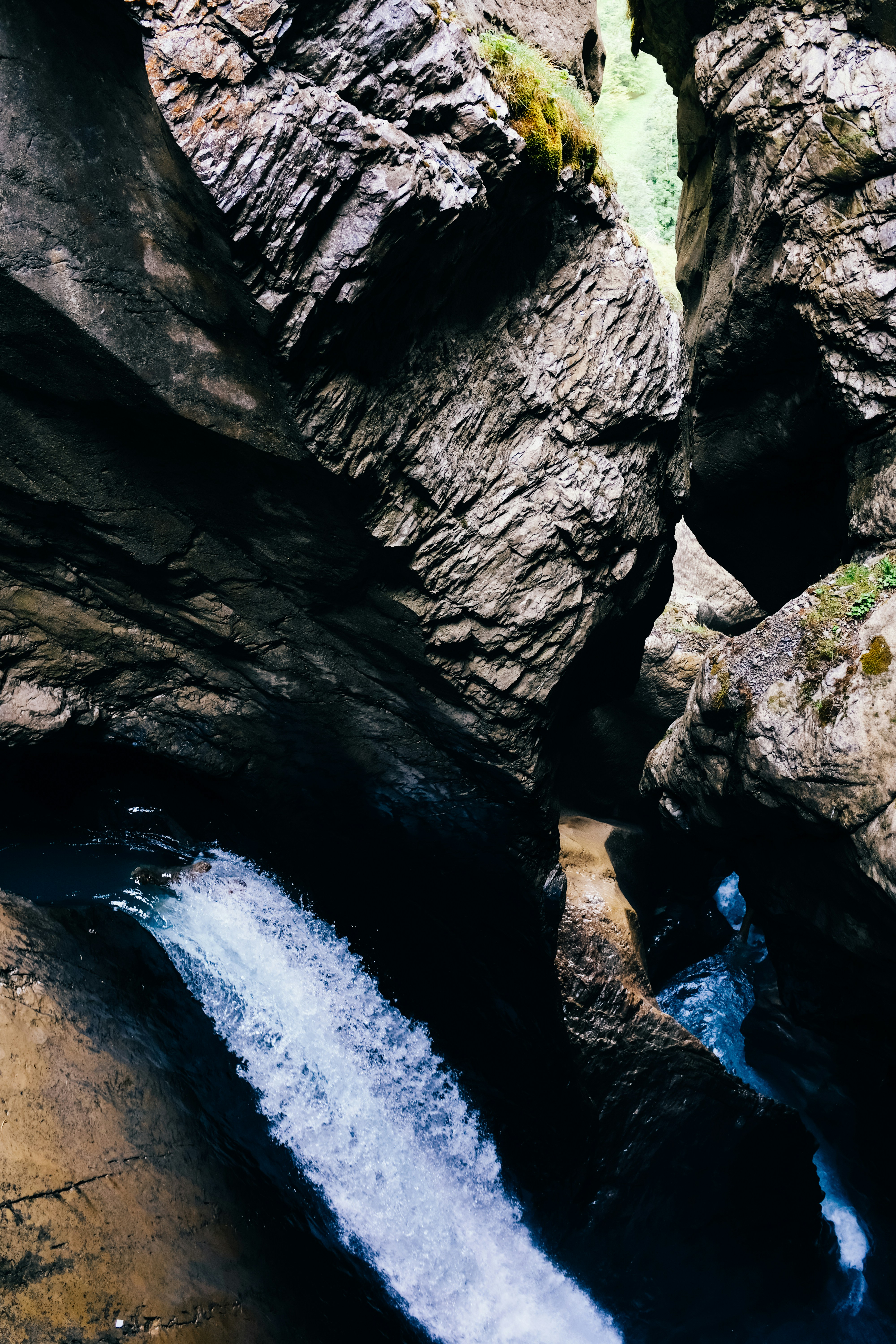 Photo by adrienolichon